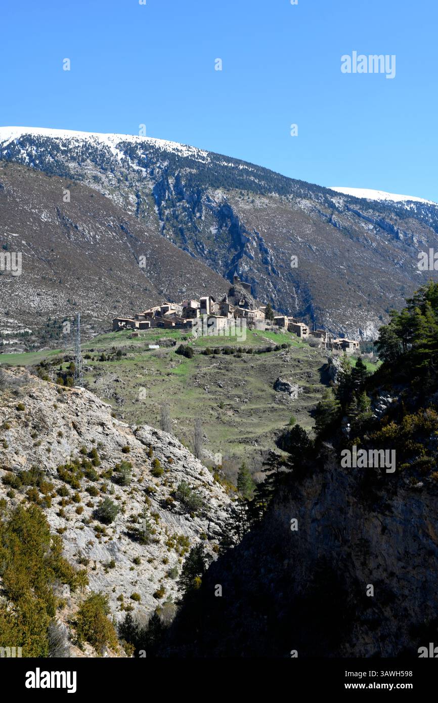 Josa de Cadí Stadt, Panoramablick. Gemeinde Josa i Tuixen, Alt Urgell, Provinz Lleida, Katalonien, Spanien. Stockfoto