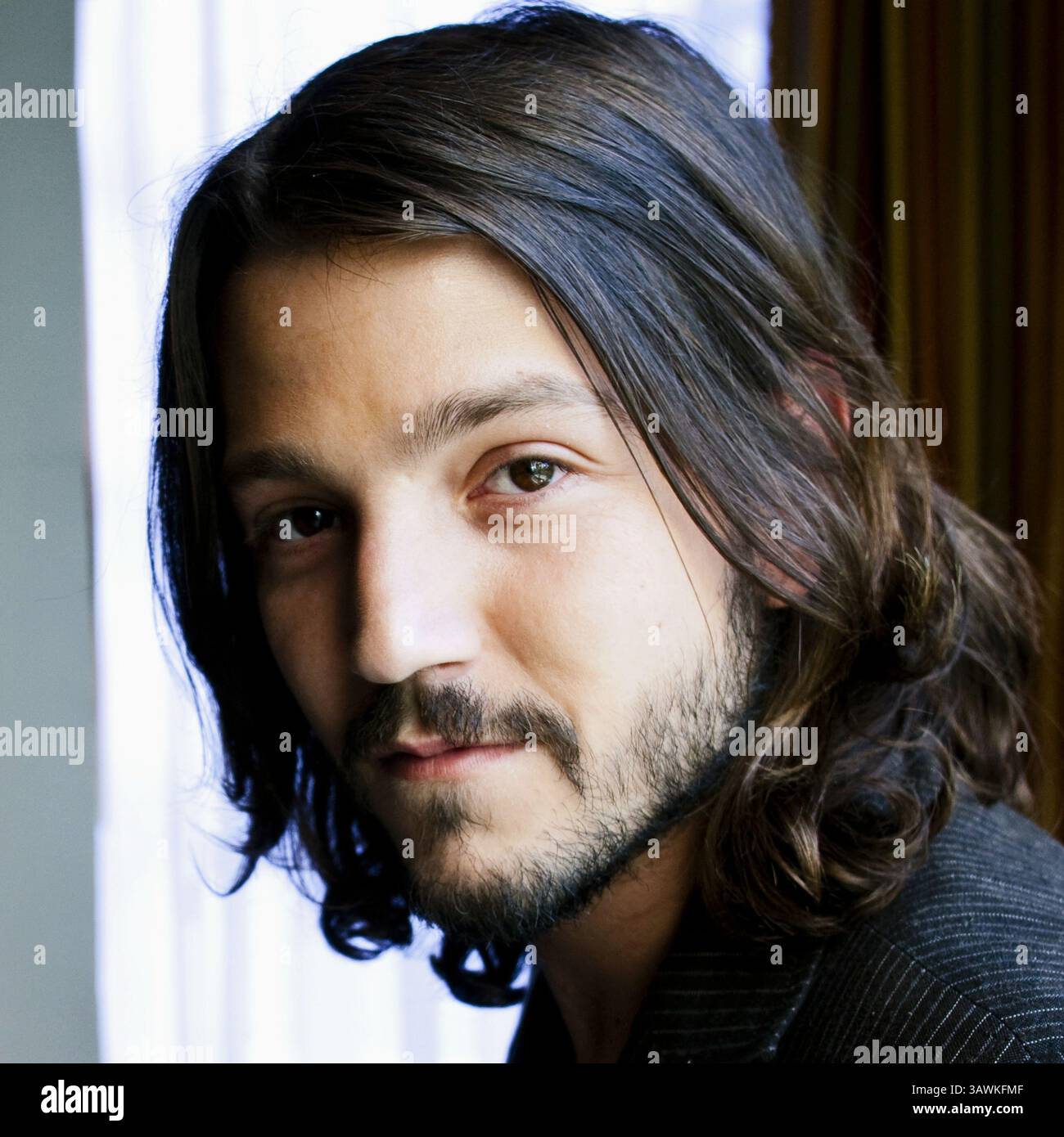 4. Mai 2009 – Hollywood, Kalifornien, USA – Schauspieler Diego Luna des Films „Rudo y Cursi“, fotografiert am 4. Mai 2009 in Los Angeles, KALIFORNIEN (Foto: © Armando Gallo/ZUMA Studio) Stockfoto