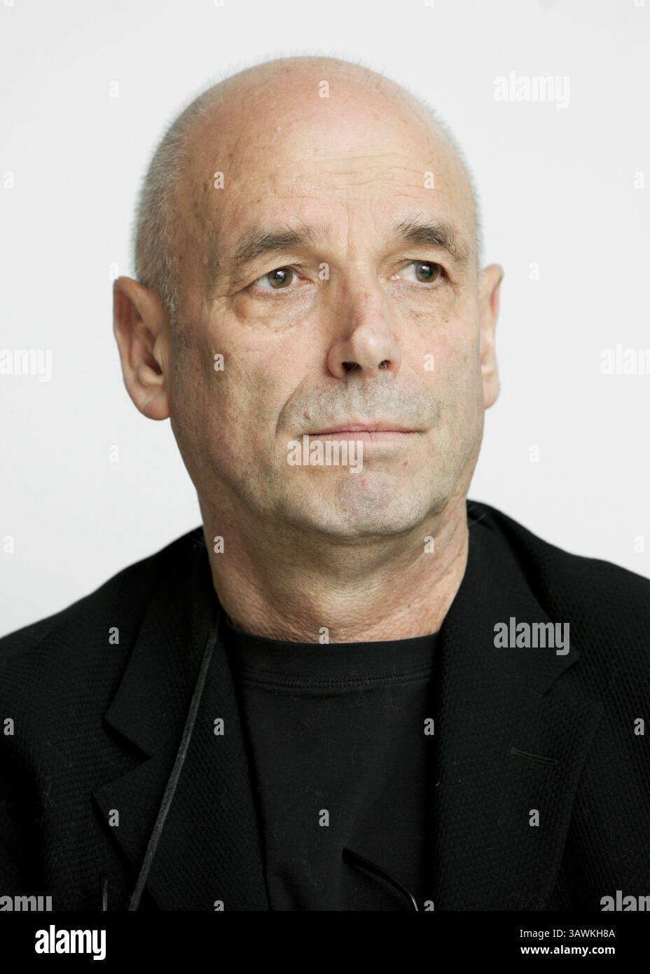 14. Januar 2010 – Hollywood, Kalifornien, USA – Regisseur Martin Campbell des Films „Edge of Darkness“ in Los Angeles, KALIFORNIEN am 14. Januar 2010 (Foto: © Armando Gallo/ZUMA Studio) Stockfoto