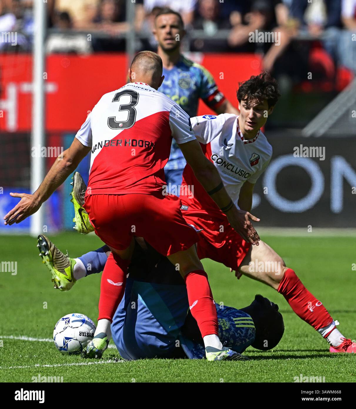 UTRECHT: Brian Brobbey of Ajax, Mike van der Hoorn, Paxton Aarronson vom FC Utrecht im niederländischen Eredivisie-Spiel gegen Ajax im Stadion Galgenwaard am 20. April 2025 in Utrecht, Niederlande. ANP OLAF RISS Stockfoto