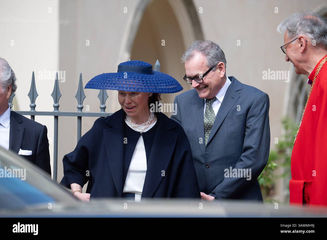 Windsor, Berkshire, Großbritannien. April 2025. Lady Sarah Chatto, Tochter der verstorbenen Prinzessin Margaret, verließ die St. George's Chapel, nachdem sie am Ostersonntag teilgenommen hatte. Quelle: Maureen McLean/Alamy Live News Stockfoto