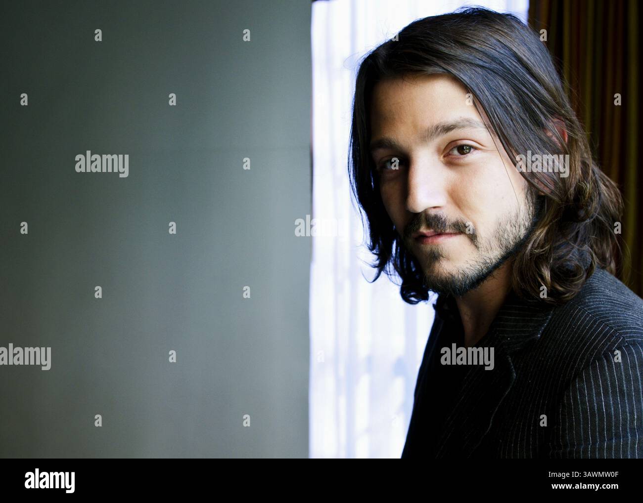 4. Mai 2009 – Hollywood, Kalifornien, USA – Schauspieler Diego Luna des Films „Rudo y Cursi“, fotografiert am 4. Mai 2009 in Los Angeles, KALIFORNIEN (Foto: © Armando Gallo/ZUMA Studio) Stockfoto