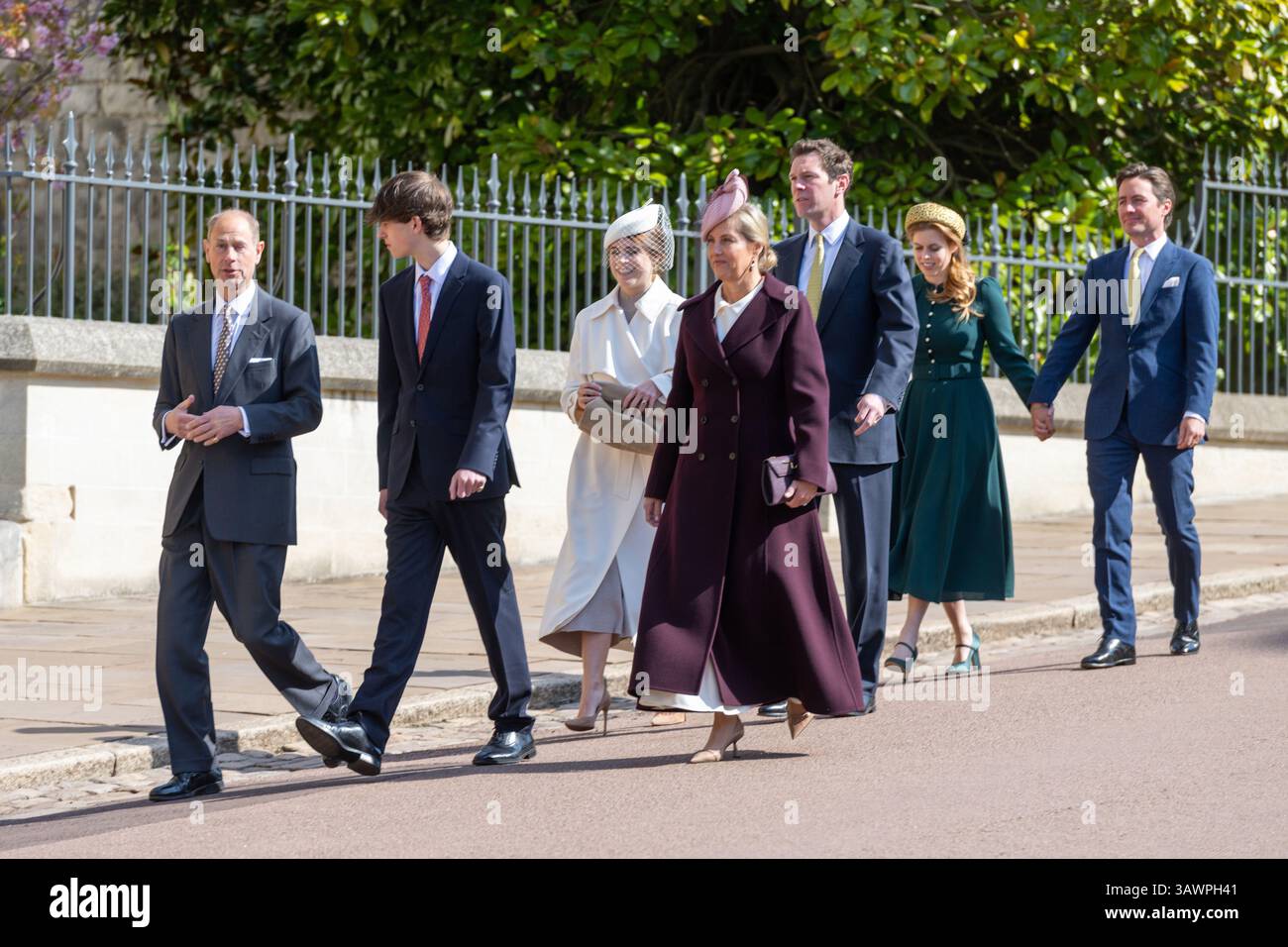 Windsor, Berkshire, Großbritannien. April 2025. 20/04/2025. Windsor, UK Prince Edward, James, Earl of Wessex, Duke of Edinburgh, Sophie Duchess of Edinburgh, Prinzessin Eegenie, Jack Brooksbank, Prinzessin Beatrice, Edoardo Mapelli Mozzi besuchen den Easter Matins Service im Windsor Castle Credit: Raymond Tang/Alamy Live News Stockfoto