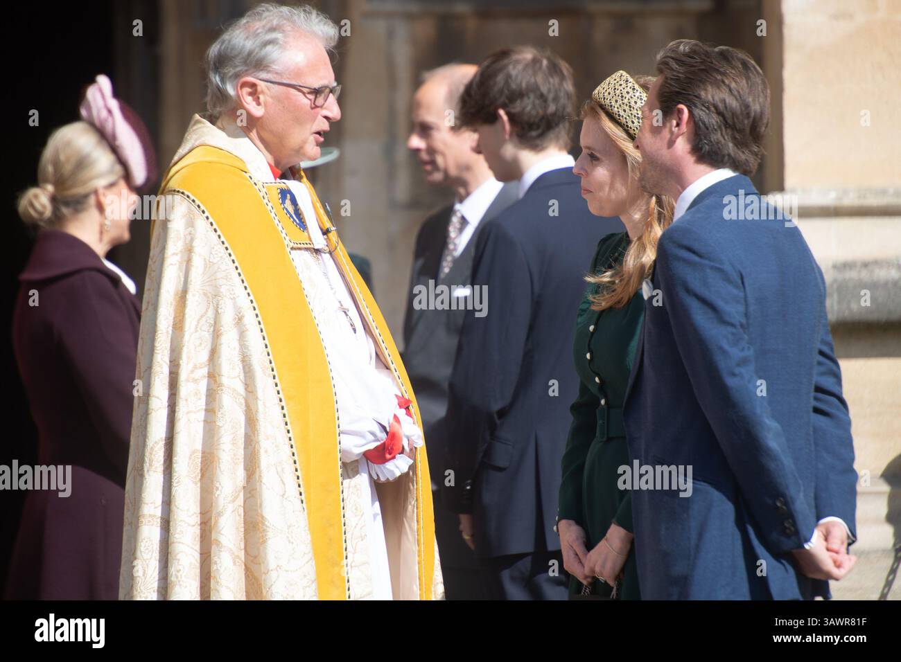 Windsor, Großbritannien. April 2025. Im Bild: (L-R) - Prinz Edward - Duke of Edinburgh, James - Earl of Wessex, Prinzessin Beatrice, Edoardo Mapelli mozzi nimmt an einem Ostergottesdienst in der St. George's Chapel, Windsor Castle Teil. Quelle: Justin Ng/Alamy Live News Stockfoto