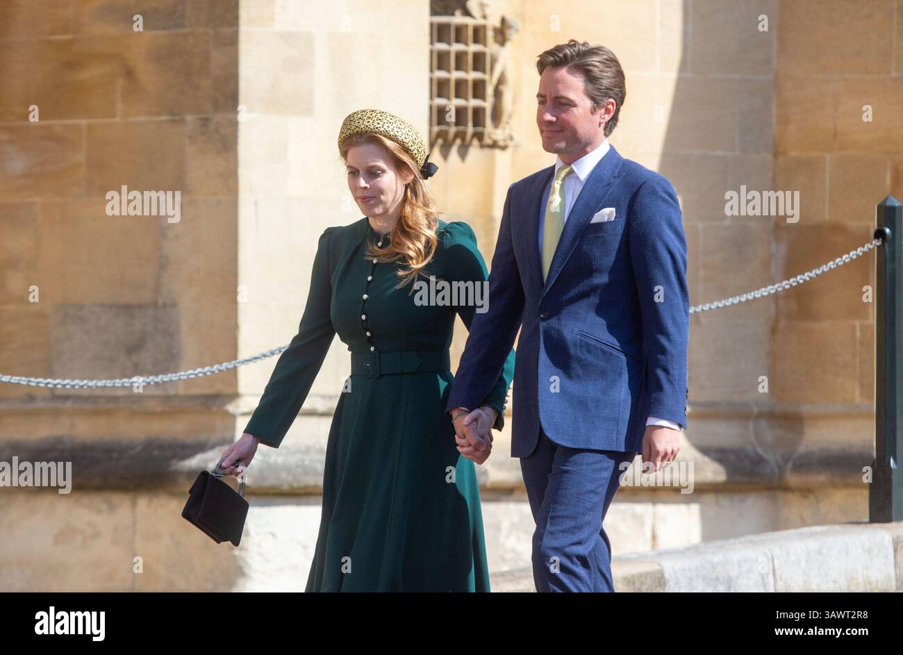 London, England, Großbritannien. April 2025. Prinzessin BEATRICE und ihr Ehemann EDOARDO MAPELLI MOZZI kommen in der St. George's Chapel zum Ostermattingottesdienst in Windsor Castle an. (Kreditbild: © Tayfun Salci/ZUMA Press Wire) NUR REDAKTIONELLE VERWENDUNG! Nicht für kommerzielle ZWECKE! Stockfoto