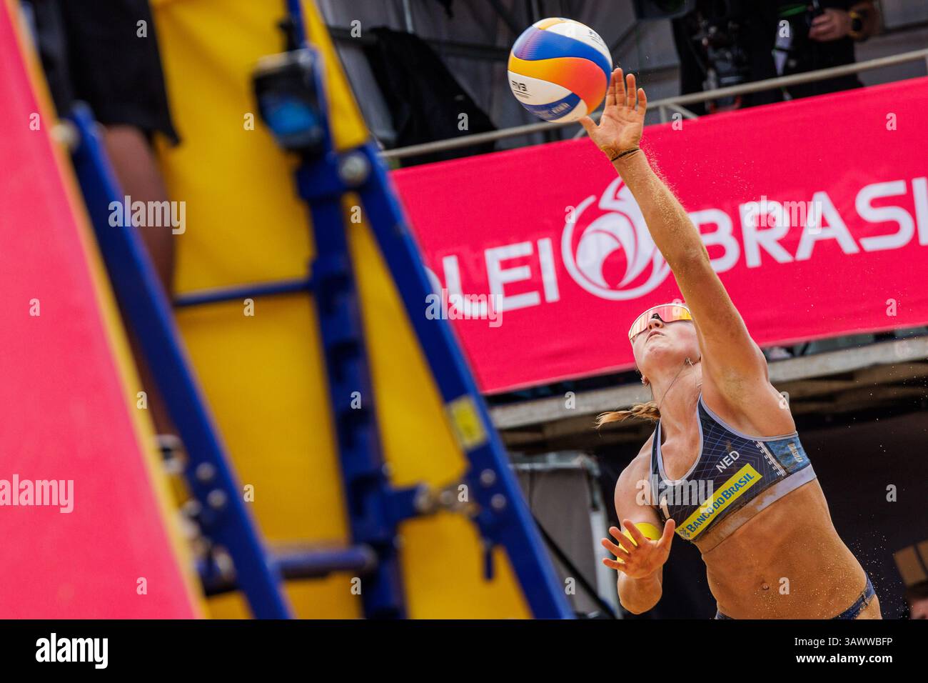Brasilia, Brasilien. April 2025. Brasília, DF - 20.04.2025: BEACH pro TOUR ELITE 16 IN BRASILIA - Duda und Ana Patrícia (BRA) gewinnen das dritte Spiel gegen Van Driel und Bekhuis (NED) bei der BEACH pro TOUR - ELITE 16 - BRASILIA im Parque da Cidade Sarah Kubitschek in Brasília, DF. (Foto: Wagner Araújo/Fotoarena) Foto Arena LTDA/Alamy Live News Stockfoto
