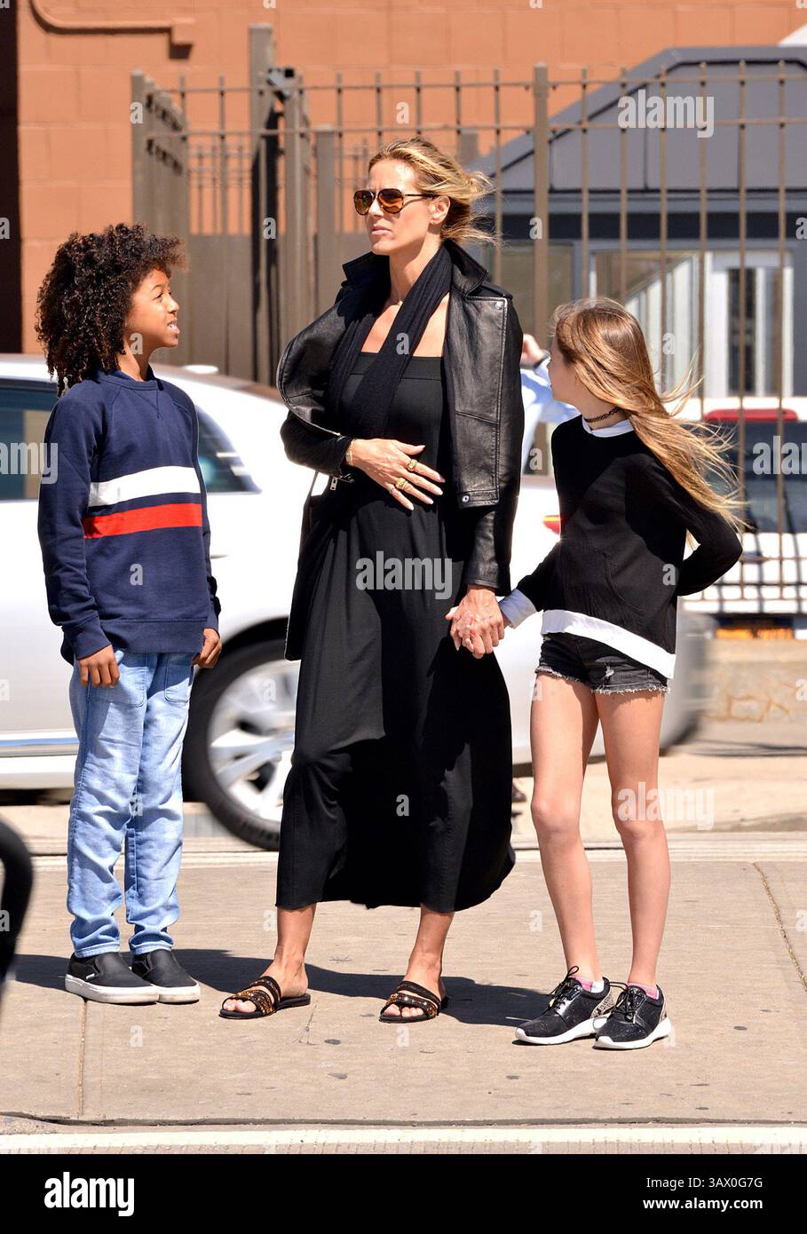 10. Juni 2016 – New York City, NY, USA – die TV-Persönlichkeit Heidi Klum nahm ihre Familie mit auf den Hudson River, wo sie am 10. Juni 2016 in New York City Minigolf spielte (Credit Image: © Curtis Means/Ace Pictures via ZUMA Press) Stockfoto