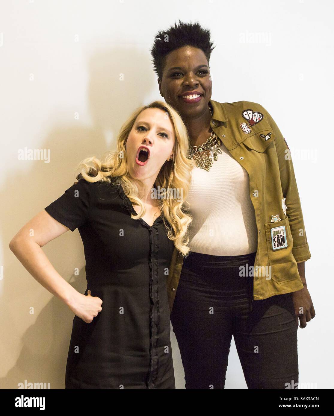 8. Juli 2016 – Hollywood, Kalifornien, USA – Leslie Jones und Kate McKinnon Star in Gostbusters und beide sind Stammgäste am Saturday Night Live (Foto: © Armando Gallo/ZUMA Studio) Stockfoto
