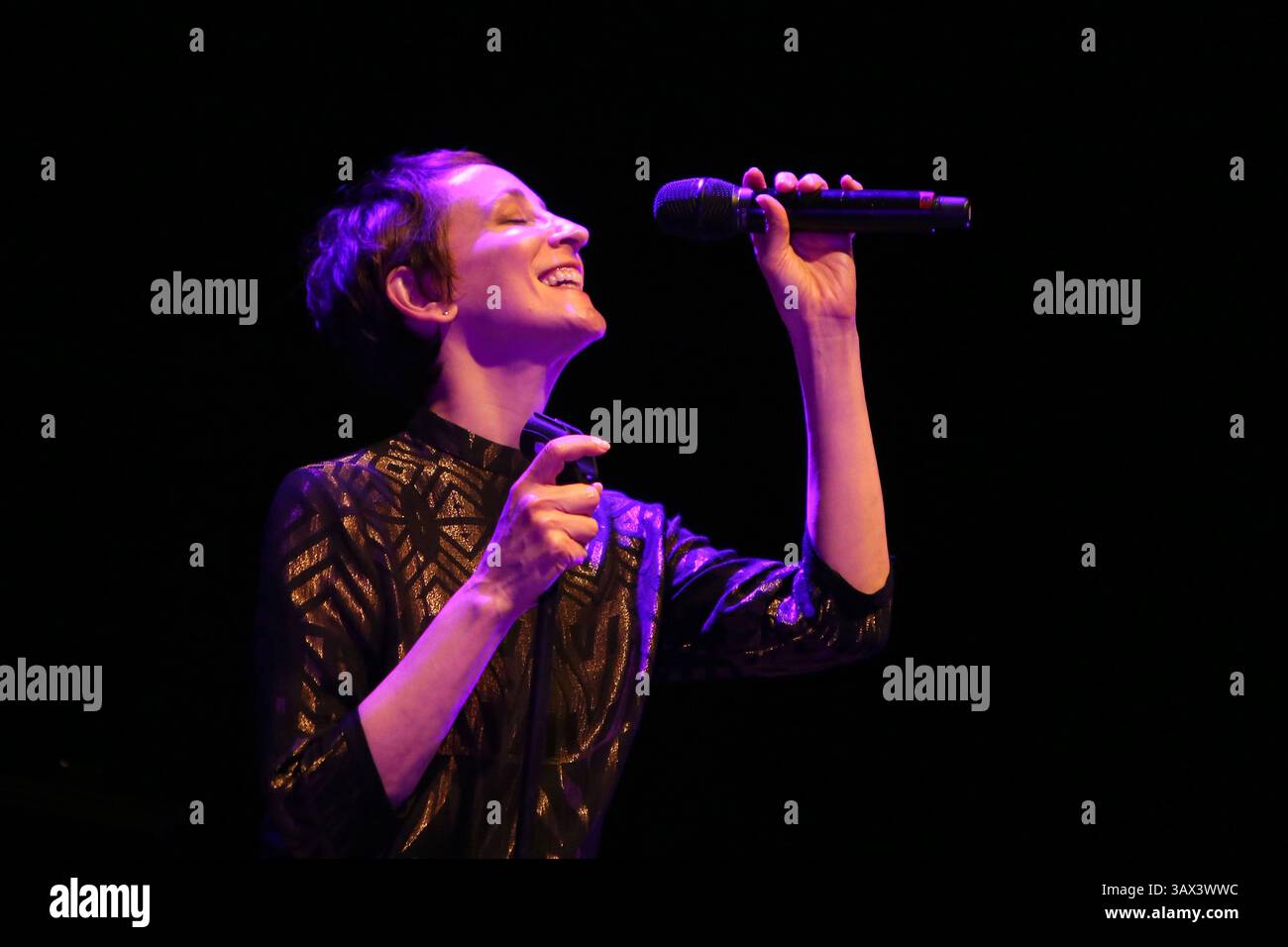 21. Juli 2016 – Lissabon, Portugal – der US-amerikanische Jazzsänger Stacey Kent tritt am 21. Juli 2016 beim EDP Cool Jazz Festival in Oeiras auf. Foto: Pedro Fiuza (Foto: © Pedro Fiuza Via ZUMA Wire) Stockfoto