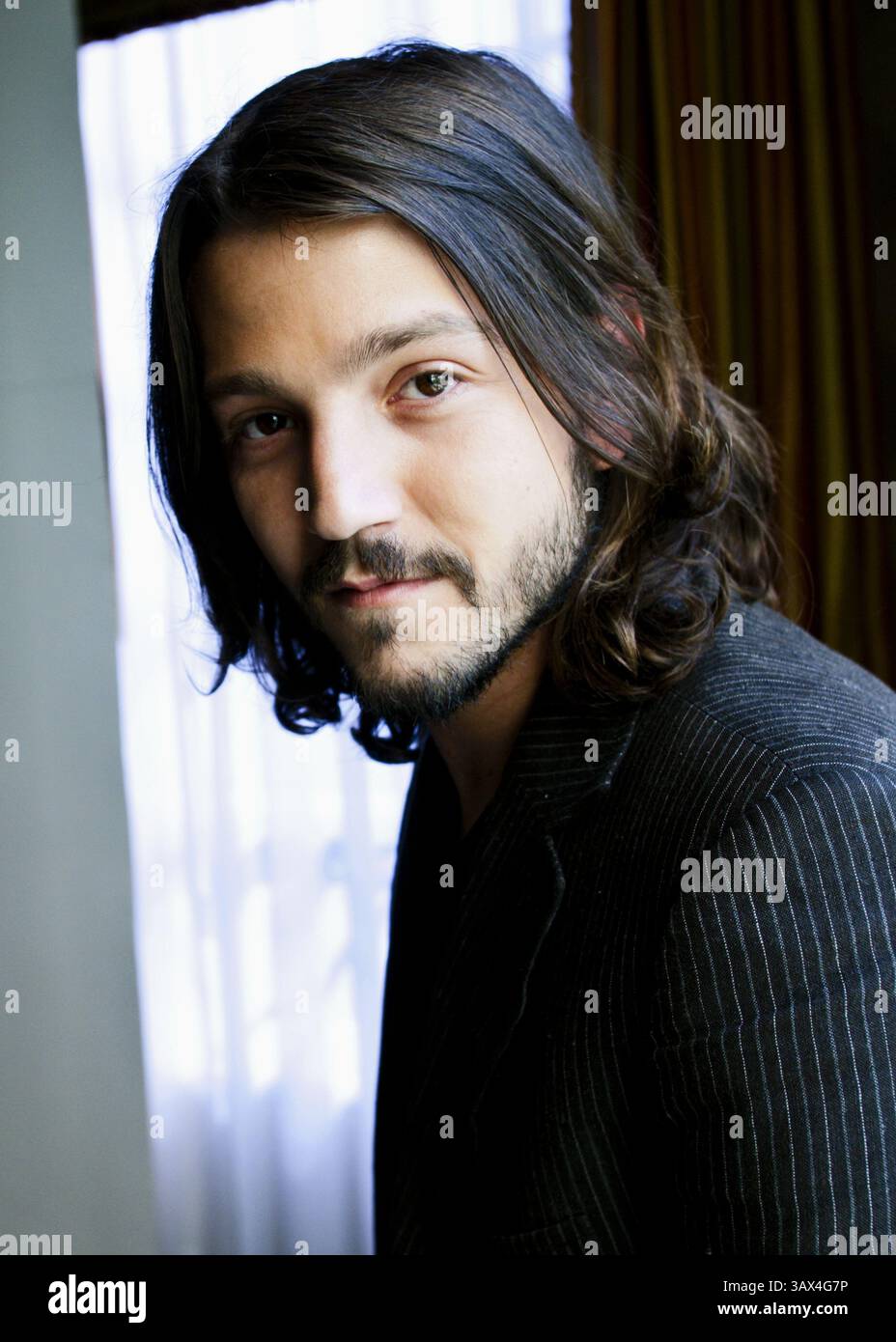 4. Mai 2009 – Hollywood, Kalifornien, USA – Schauspieler Diego Luna des Films „Rudo y Cursi“, fotografiert am 4. Mai 2009 in Los Angeles, KALIFORNIEN (Foto: © Armando Gallo/ZUMA Studio) Stockfoto