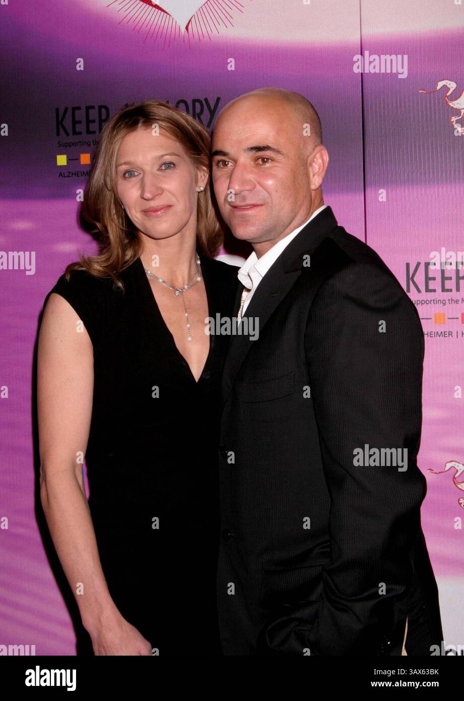 27. Februar 2010 - Hollywood, Kalifornien, USA - „Keep Memory Alive“-Power of Love Benefit. Der große Ballsaal des Bellagio Resort and Casino, Las Vegas, Nevada 02-27-2010. STEFFI GRAF und ANDRE AGASSI. 2010.K63719EG(Bild: © Ed Geller/Globe Photos/ZUMApress.com) Stockfoto