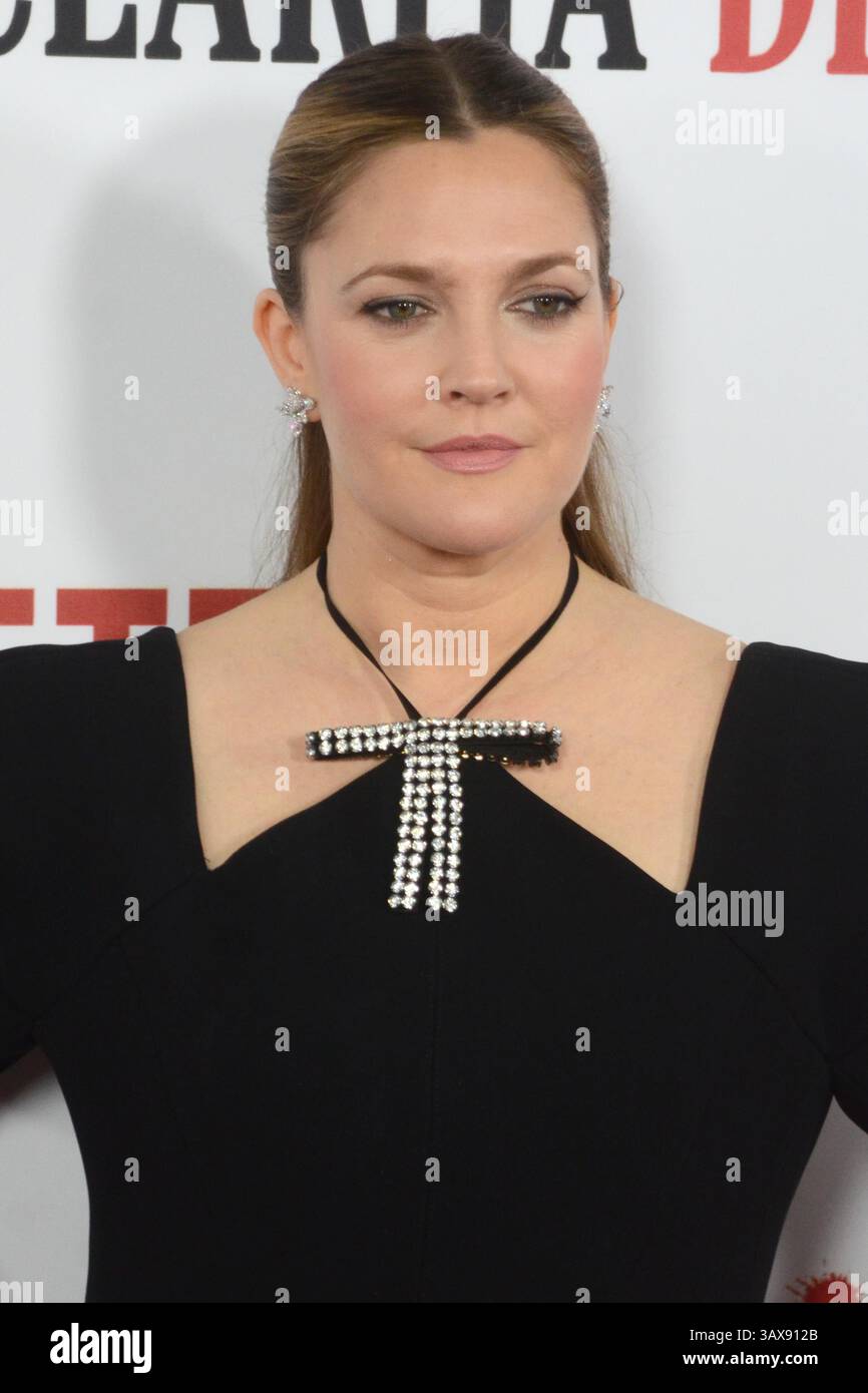 Februar 2017 – Los Angeles, CA, USA – LOS ANGELES – 1. Februar: Drew Barrymore bei der Premiere von Santa Clarita Diet im Arclight Cinerama Dome am 1. Februar 2017 in Los Angeles, CA (Credit Image: © hPa/Newscom via ZUMA Press) Stockfoto