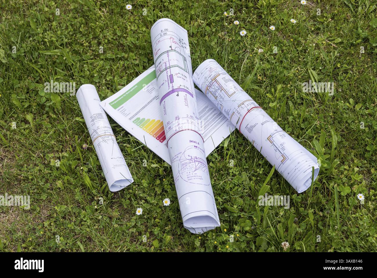 Hausplan für den Hausneubau des Bauingenieurs - Energieausweis und Architektenplan Stockfoto