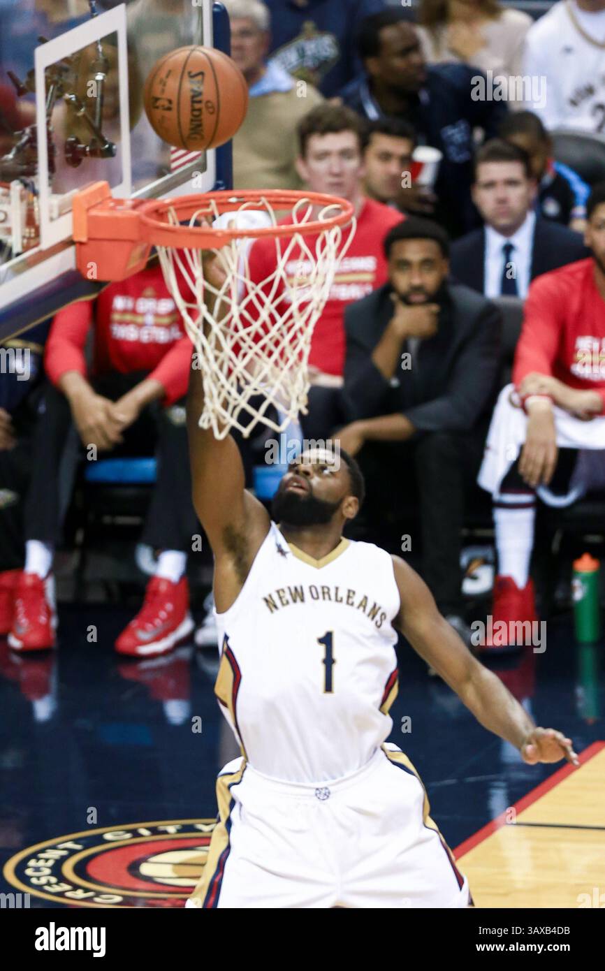 26. Dezember 2016: Tyreke Evans (1), der Aufseher der New Orleans Pelicans, schießt während des Spiels zwischen den Dallas Mavericks und den New Orleans Pelicans im Mercedes-Benz Superdome in New Orleans, LA. New Orleans Pelicans gewann 111:104. Stephen Lew/CSM(Credit Image: &Copy; Stephen Lew/CSM via ZUMA Wire) Stockfoto