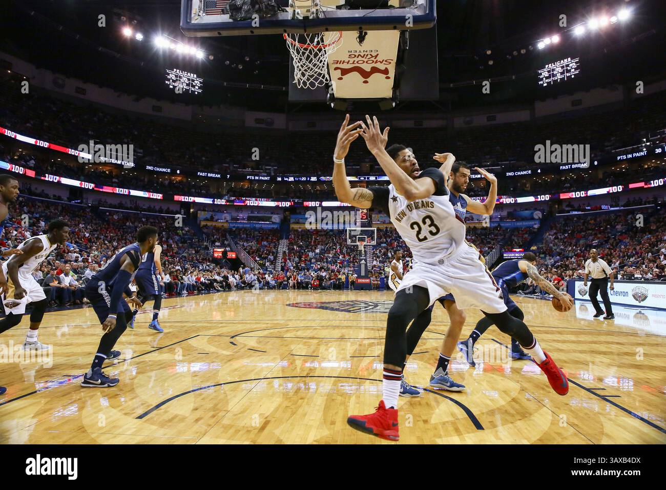 26. Dezember 2016: Anthony Davis (23) wartet im Mercedes-Benz Superdome in New Orleans, LA, auf den Pass. New Orleans Pelicans gewann 111:104. Stephen Lew/CSM(Credit Image: &Copy; Stephen Lew/CSM via ZUMA Wire) Stockfoto