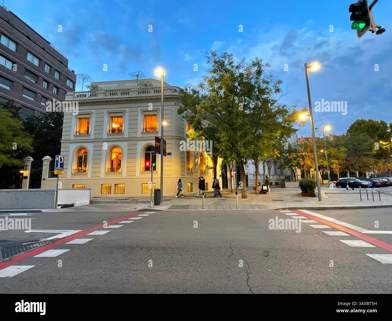 Marques de Salamanca Square, Nachtblick. Madrid, Spanien. Stockfoto