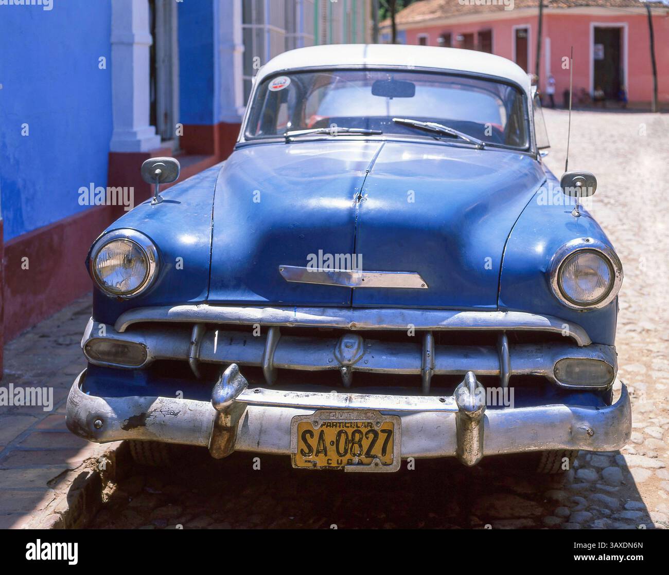 Klassisches amerikanisches Auto auf der Straße, Trinidad, Sancti Spiritus, Republik Kuba Stockfoto