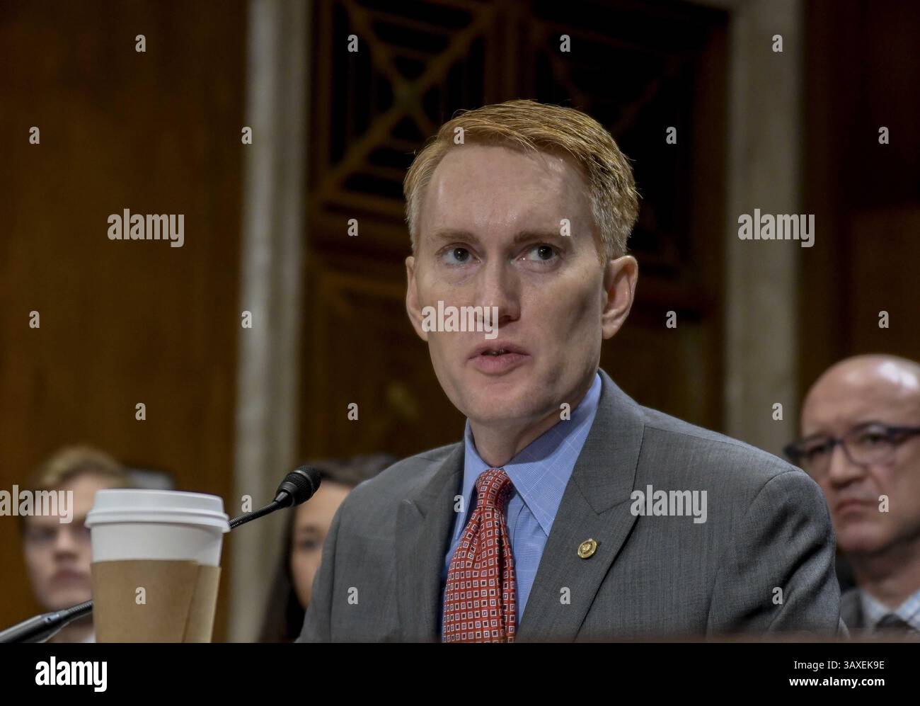 18. Januar 2017: Washington, District of Columbia, U.. S - Senator James Lankford (R-OK) am Zeugentisch während der Bestätigungsverhandlungen für Scott Pruitt als Administrator der EPA. (Kreditbild: © Mark Reinstein via ZUMA Wire) Stockfoto