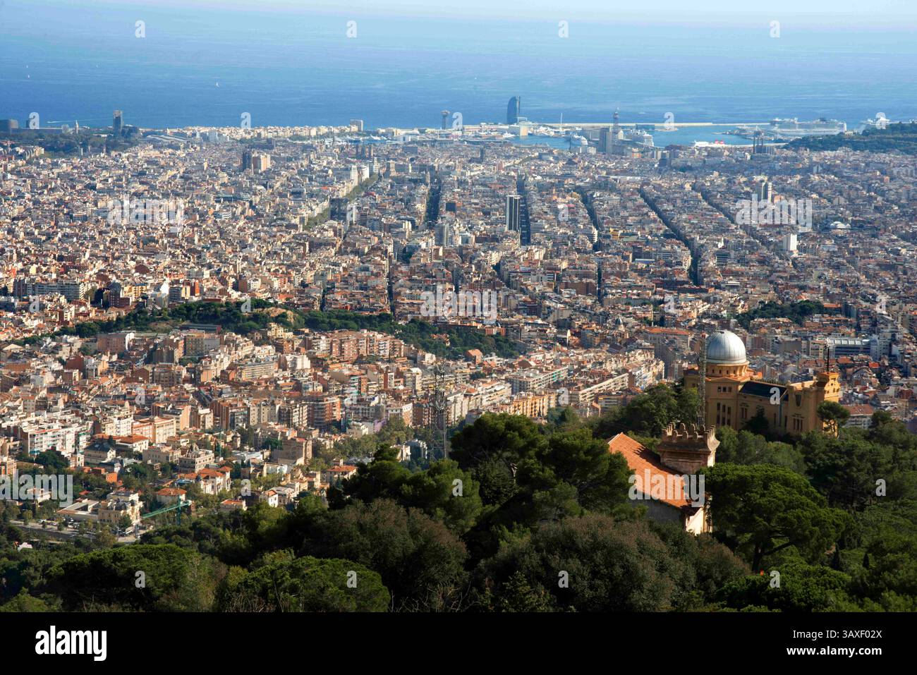 Dezember 2016 - Barcelona, Spanien - Blick und Skyline von Barcelona vom Tibidabo. (Bild: © Sergi Reboredo via ZUMA Wire) Stockfoto