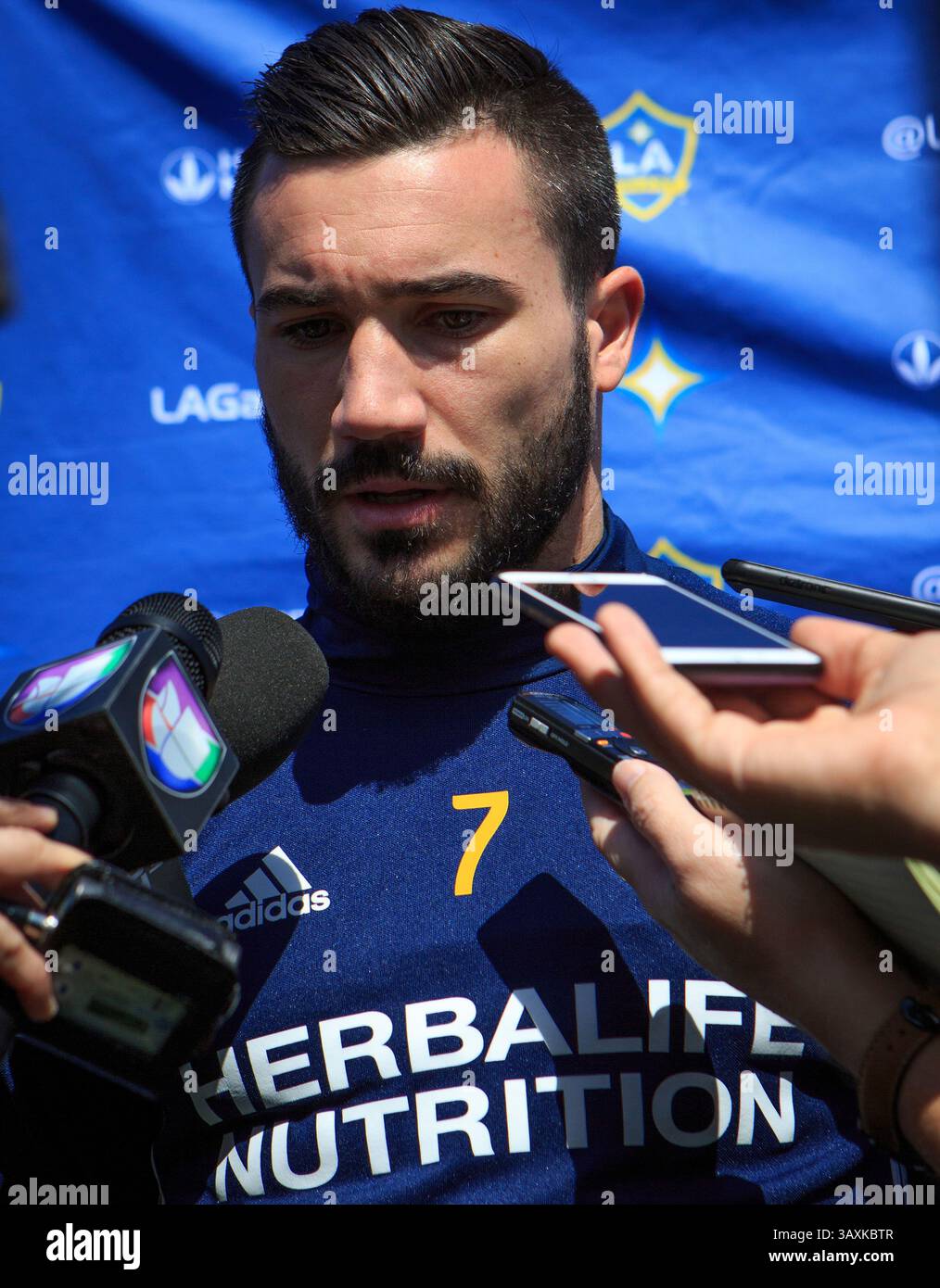 24. Februar 2017: Carson, Kalifornien, USA – der neu erworbene französische Fußballspieler Romain Alessandrini wird vorgestellt. (Bild: © Michael Janosz/isiphotos.com/ZUMA Wire) Stockfoto