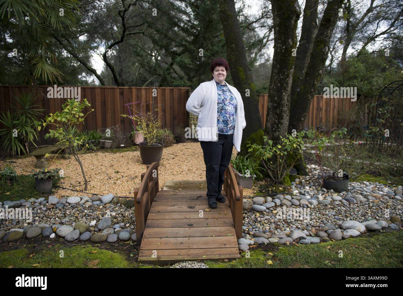 19. Januar 2017: Granite Bay, CA, USA: Sue Bennett, Präsidentin von California Garden Clubs, Inc., kam 2001 nach Granite Bay. Ihr Garten liegt auf einem Viertel Hektar großen Grundstück. (Bild: © Andrew Seng/TNS via ZUMA Wire) Stockfoto