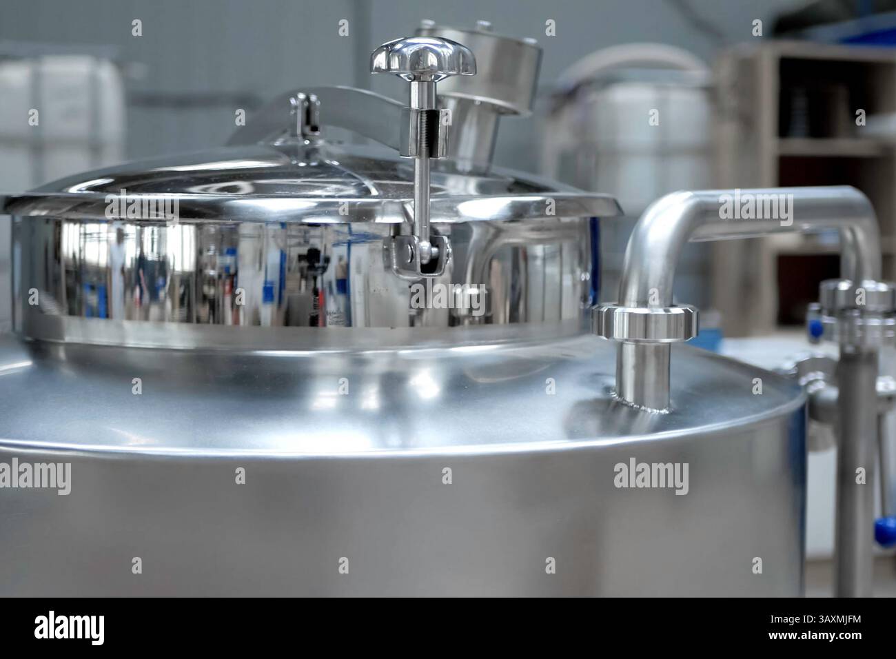 Lebensmittelausrüstung – Autoklav. Edelstahl in Lebensmittelgeräten. Stockfoto