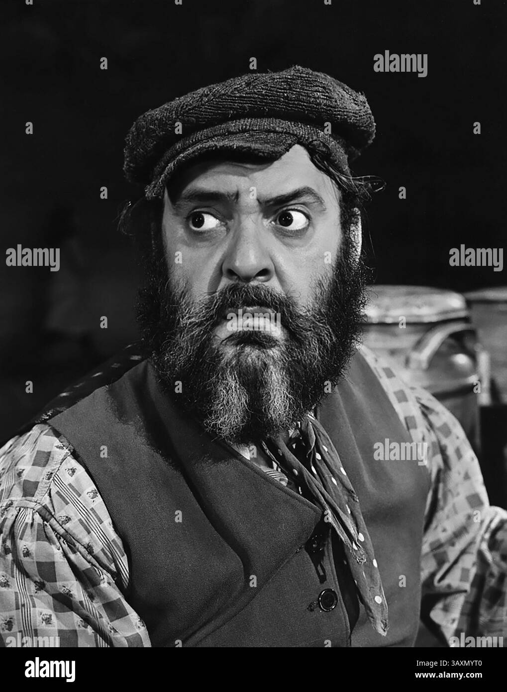Fiddler auf dem Dach. Publicity-Foto von Zero Mostel als Tevye in dem Theaterstück Fiddler on the Roof in New York, 1964 Stockfoto