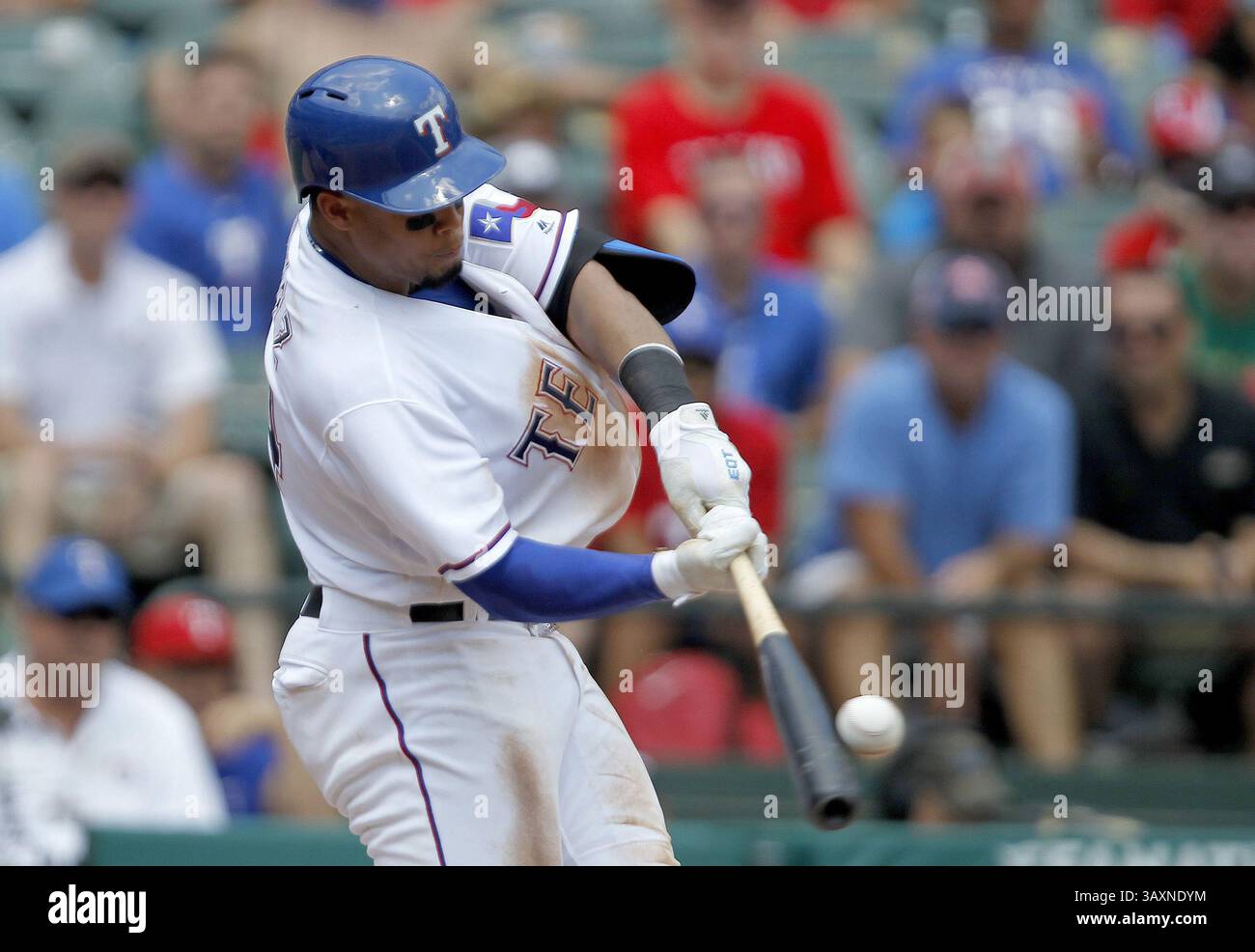31. August 2016: Arlington, TX, USA – Carlos Gomez der Texas Rangers trifft am Mittwoch, 31. August 2016 in Arlington, Texas einen Grand Slam im vierten Inning gegen die Seattle Mariners. (Bild: © Khampha Bouaphanh/TNS via ZUMA Wire) Stockfoto