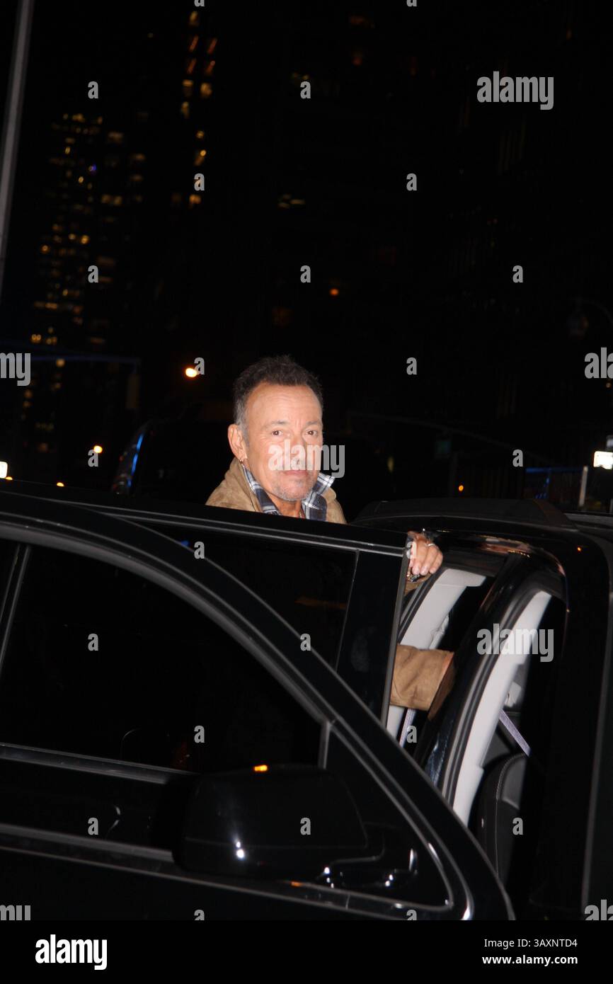 22. September 2016 – New York, New York, USA – Bruce Springsteen mit seiner Tochter Jessica Springsteen bei der CBS Late Show mit Stephen Colbert am Donnerstag, 22. September 2016 in New York. 2016 (Credit Image: © William ReganGlobe Photos via ZUMA Wire) Stockfoto