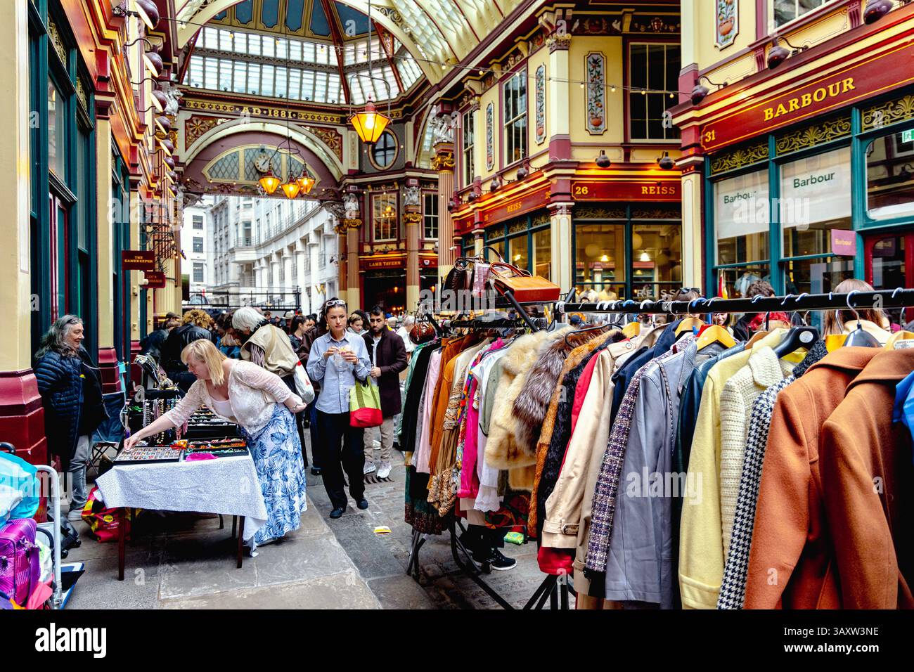 Vintage Möbel & Flohmarkt am Leadenhall Market, London, England Stockfoto