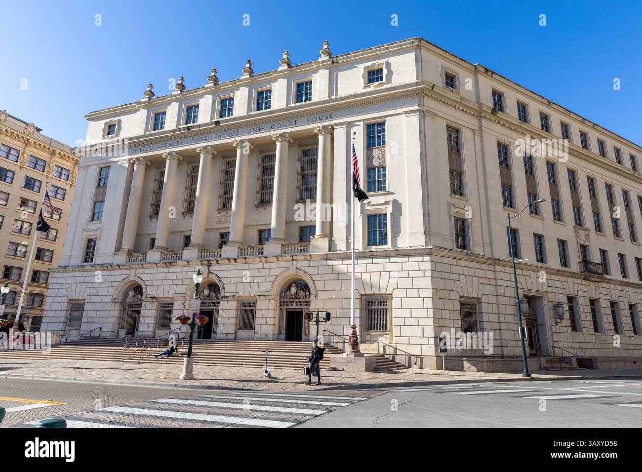 San Antonio, Texas - 6. April 2025: Hipolito F. Garcia Federal Building und United States Courthouse Stockfoto