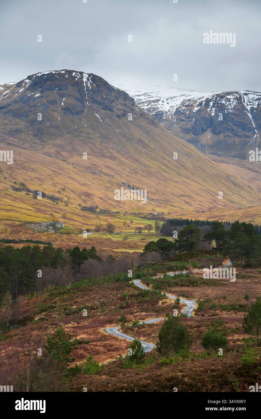 Gewundene Straße, Glen Lyon, Perth und Kinross, Schottland Stockfoto