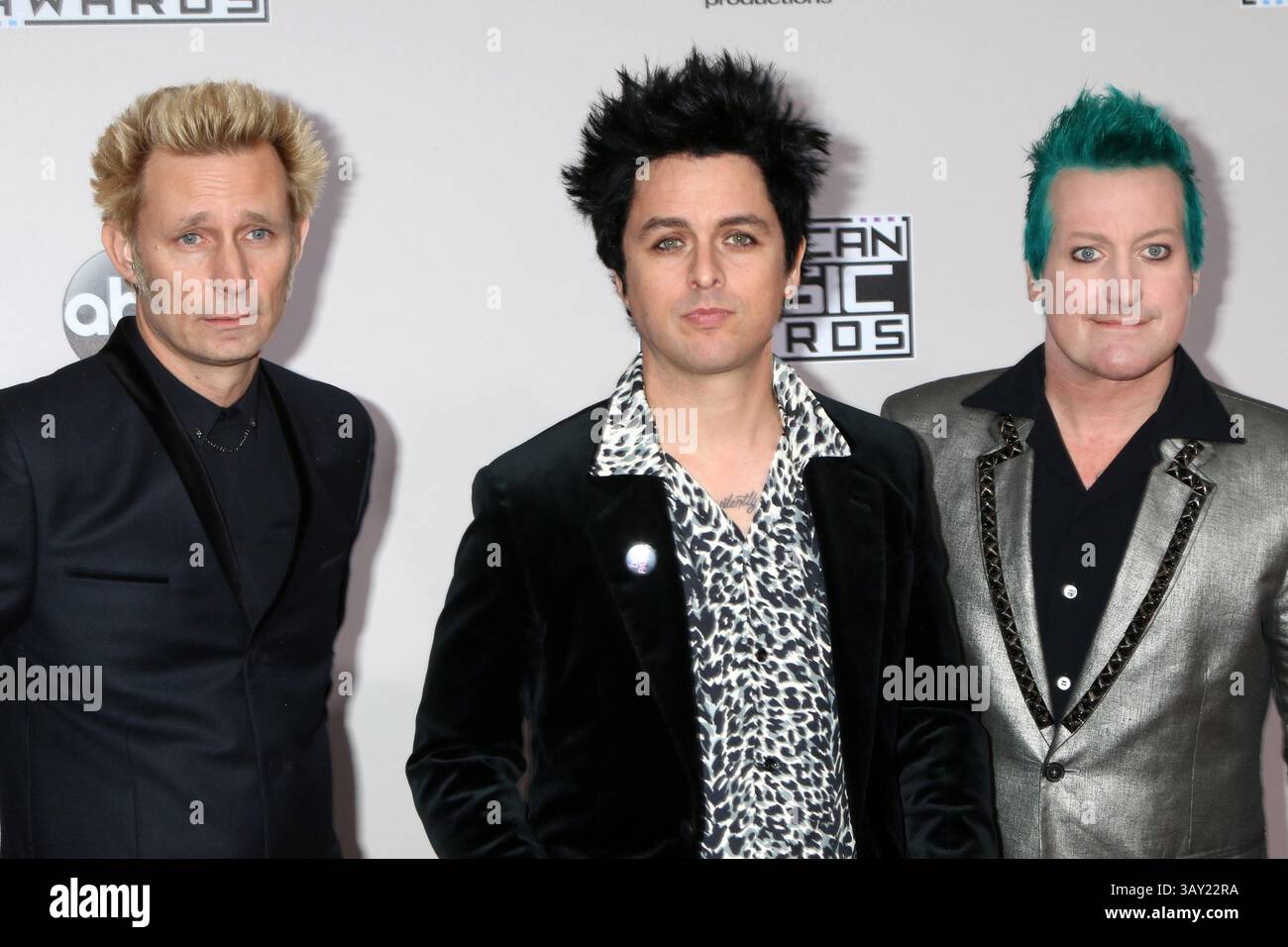 November 2016 – Los Angeles, CA, USA – LOS ANGELES – 20. November: Mike Dirnt, Billie Joe Armstrong, TR? Cool, Green Day bei den American Music Awards 2016 im Microsoft Theater am 20. November 2016 in Los Angeles, CA (Credit Image: © Kathy Hutchins/Newscom via ZUMA Press) Stockfoto