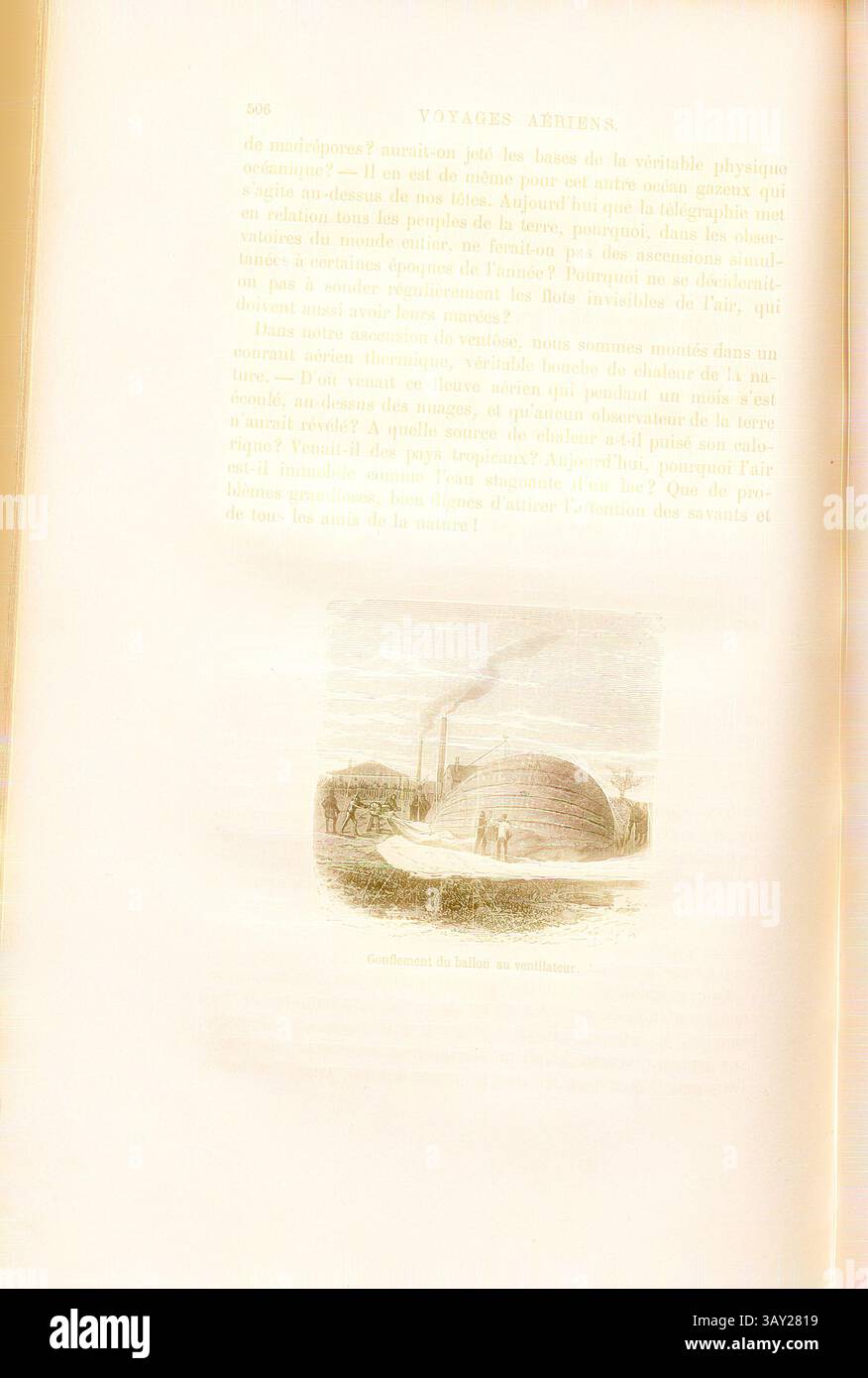 Eine Illustration, die einen Ballon mit Rauch zeigt, der von oben aufsteigt, vor einem Hintergrund einer Landschaft, begleitet von Text, der wahrscheinlich die Szene oder den Kontext früherer Ballonabenteuer beschreibt., Schwellung des Ballons am Ventilator, Füllen der Heißluftballonverbindung 1869, Abb. 105, S. 506, 1870, James Glaisher; Camille Flammarion; Wilfrid de Fonvielle; Gaston Tissandier: Voyages aériens. Paris: Hachette, 1870, Klassische Kunst mit modernem Touch, neu interpretiert von Artotop Stockfoto