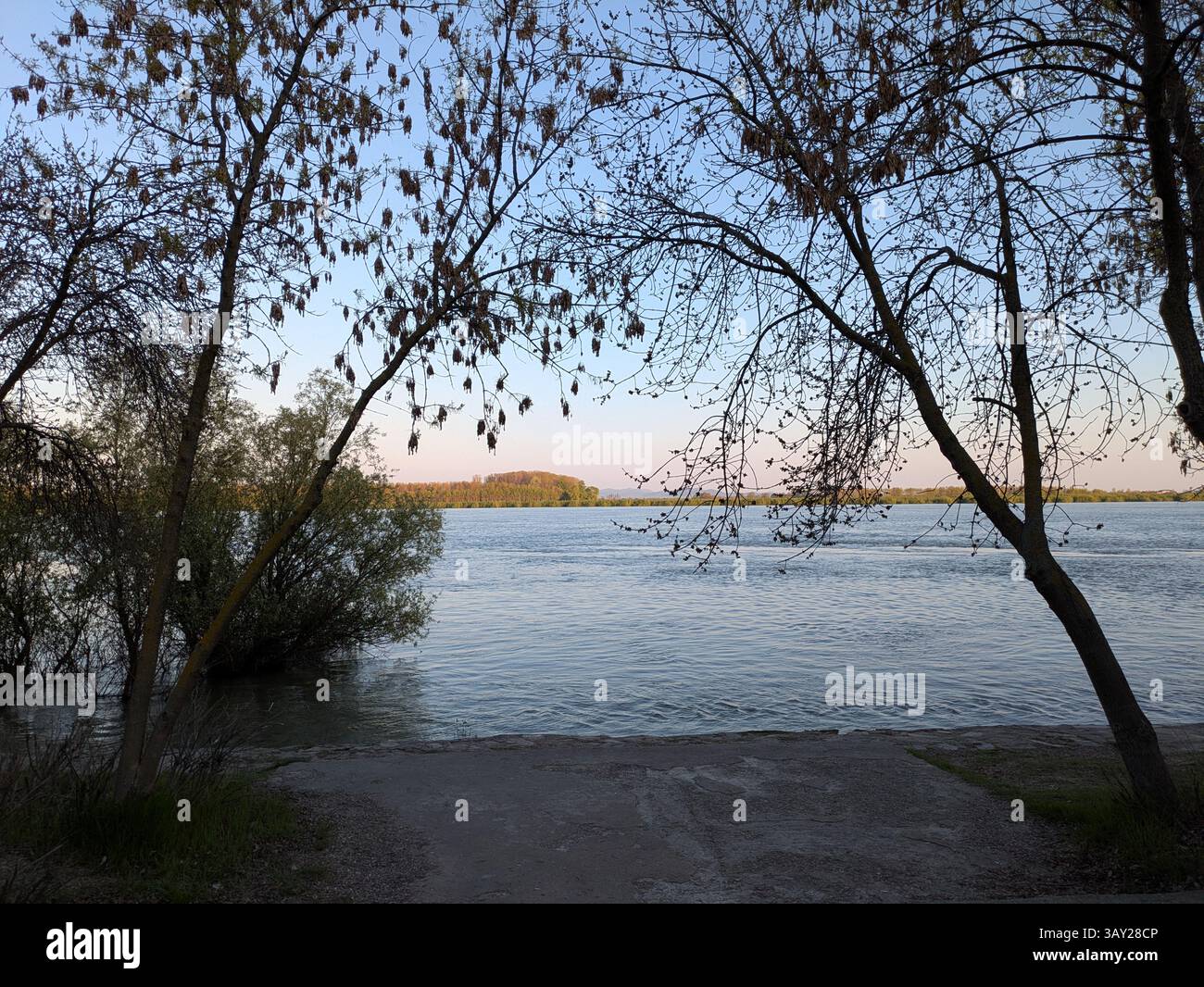 Die Donau in Galati, Rumänien - Smartphone-aufgenommenes Stockfoto