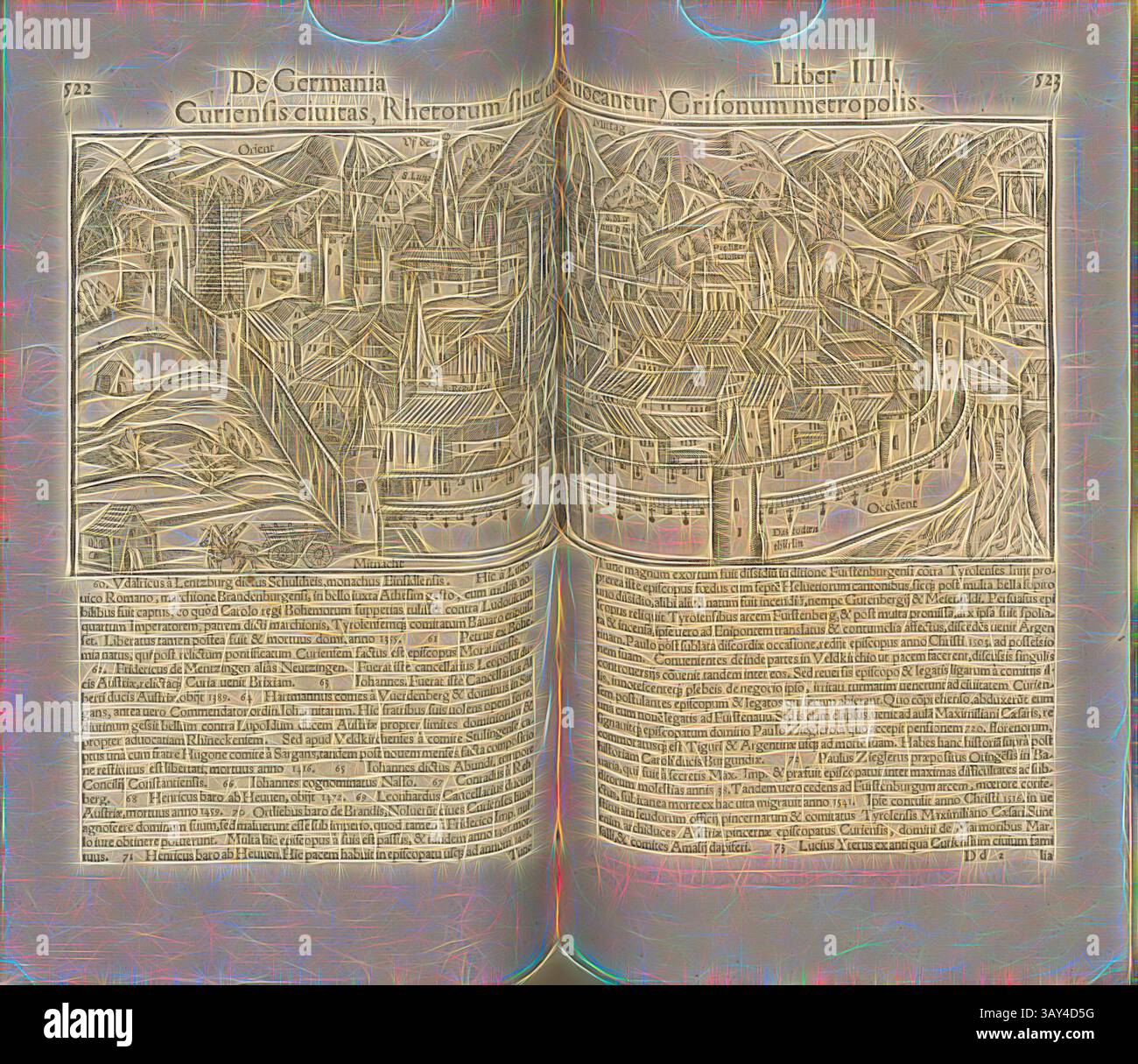 Ein antikes Buch wurde geöffnet, um eine komplizierte Holzschnitt-Illustration eines historischen Stadtbildes zu enthüllen, begleitet von detaillierten Texten über seine Geographie und Geschichte, die architektonische Merkmale und eine umgebende Landschaft zeigen., Curiensis, die Stadt, die Metropole der Rhetoriker, oder, wie sie heute Grisonum genannt werden, Chur-Bild aus dem 16. Jahrhundert, Abb. 46, S. 522 & 523, 1552, Sebastian Münster: Cosmographiae universalis Lib. VI. In quibus, iuxta certification oris fidei scriptorum traditionem describuntur, Omniu[m] habitabilis orbis partiu[m] situs [...] Omnium gentium mores, leges, religio, res gestae Stockfoto
