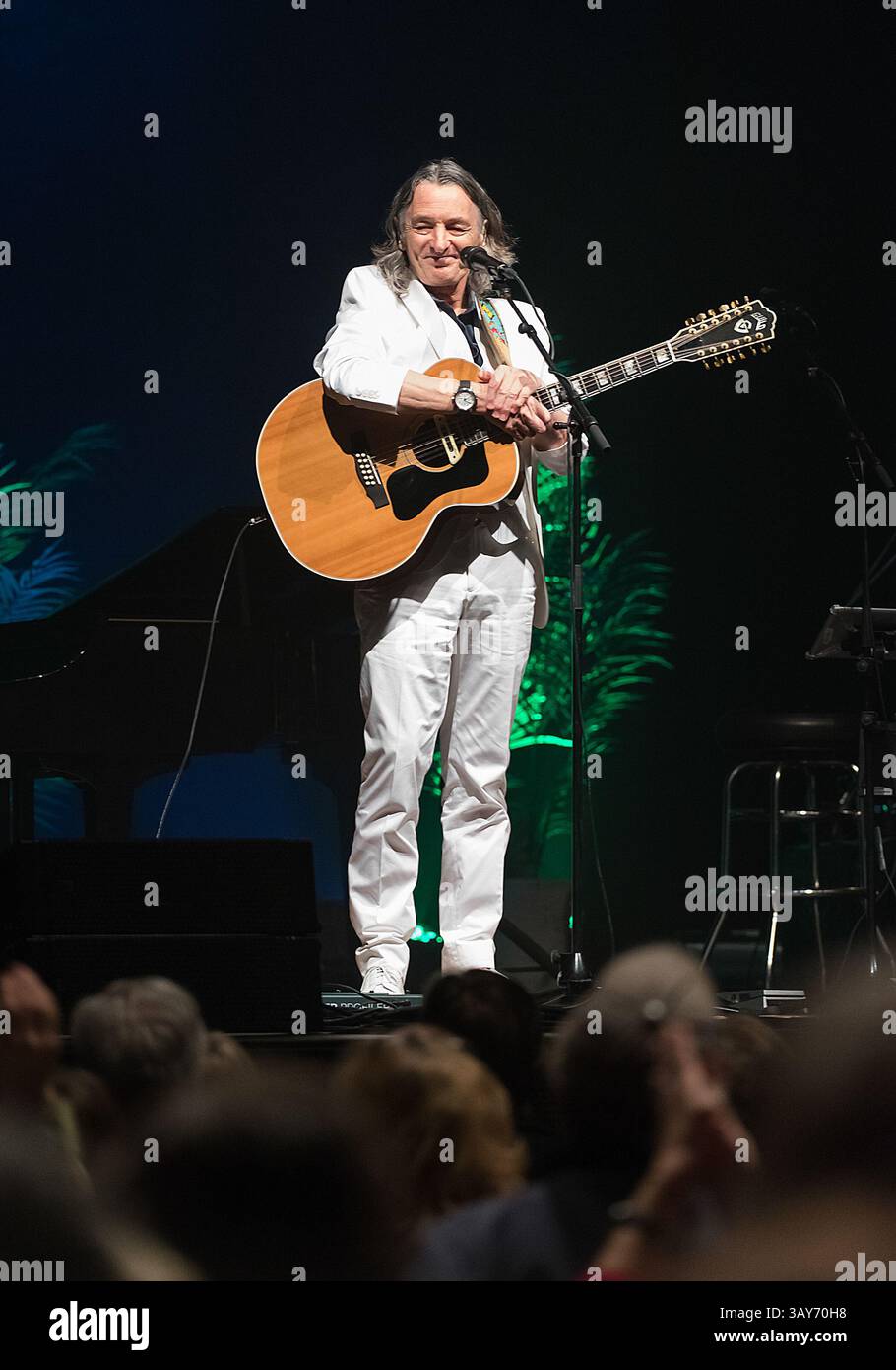 8. November 2016 – Ottawa, Ontario, Kanada – OTTAWA, Kanada – 8. NOVEMBER 2016: Der Musiker Roger Hodgson, ehemals bei Supertramp, tritt live in der TD Place Arena in Ottawa auf. Kanada am 8. November 2016. Foto: Steve Kingsman (Foto: © Steven Kingsman via ZUMA Wire) Stockfoto