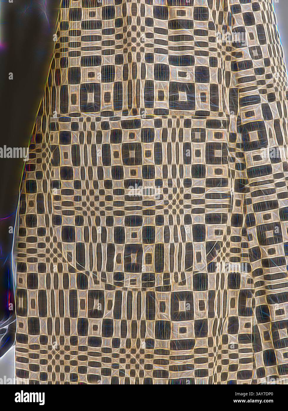 Ein strukturierter Stoff mit geometrischen Mustern aus Quadraten und Rechtecken, die ein optisch auffälliges Design schaffen., Papierkleid Paper-Caper OP Art Dress, Scott, Designer (American), 1966, Papier (Holzmasse, Rayon Mesh; patentiert als Dura Weave), Siebdruck, 38 x 25-1/2 Zoll, Label: Paper-Caper von Scott, Textile and Fashion Arts, Klassische Kunst mit einem modernen Twist, neu interpretiert von Artotop Stockfoto