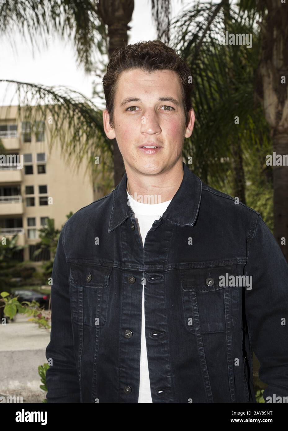 29. Oktober 2016 - Hollywood, Kalifornien, USA - MILES TELLER wirbt für den Film „Bleed for This“. Miles Alexander Teller (* 20. Februar 1987) ist ein US-amerikanischer Schauspieler. Geboren in Pennsylvania und Alumnus der Tisch School of Arts der NYU, trat er in mehreren Kurzfilmen und Fernsehfilmen auf, bevor er 2010 sein Spielfilmdebüt in Rabbit Hole gab. Er hatte Nebenrollen in Footloose (2011) und Project X (2012), bevor er für seine führende Rolle als Sutter Keely in The Spectacular Now (2013), für die er mit dem Sonderpreis der Jury des Sundance Film Festival ausgezeichnet wurde, kritisch gelobt wurde Stockfoto