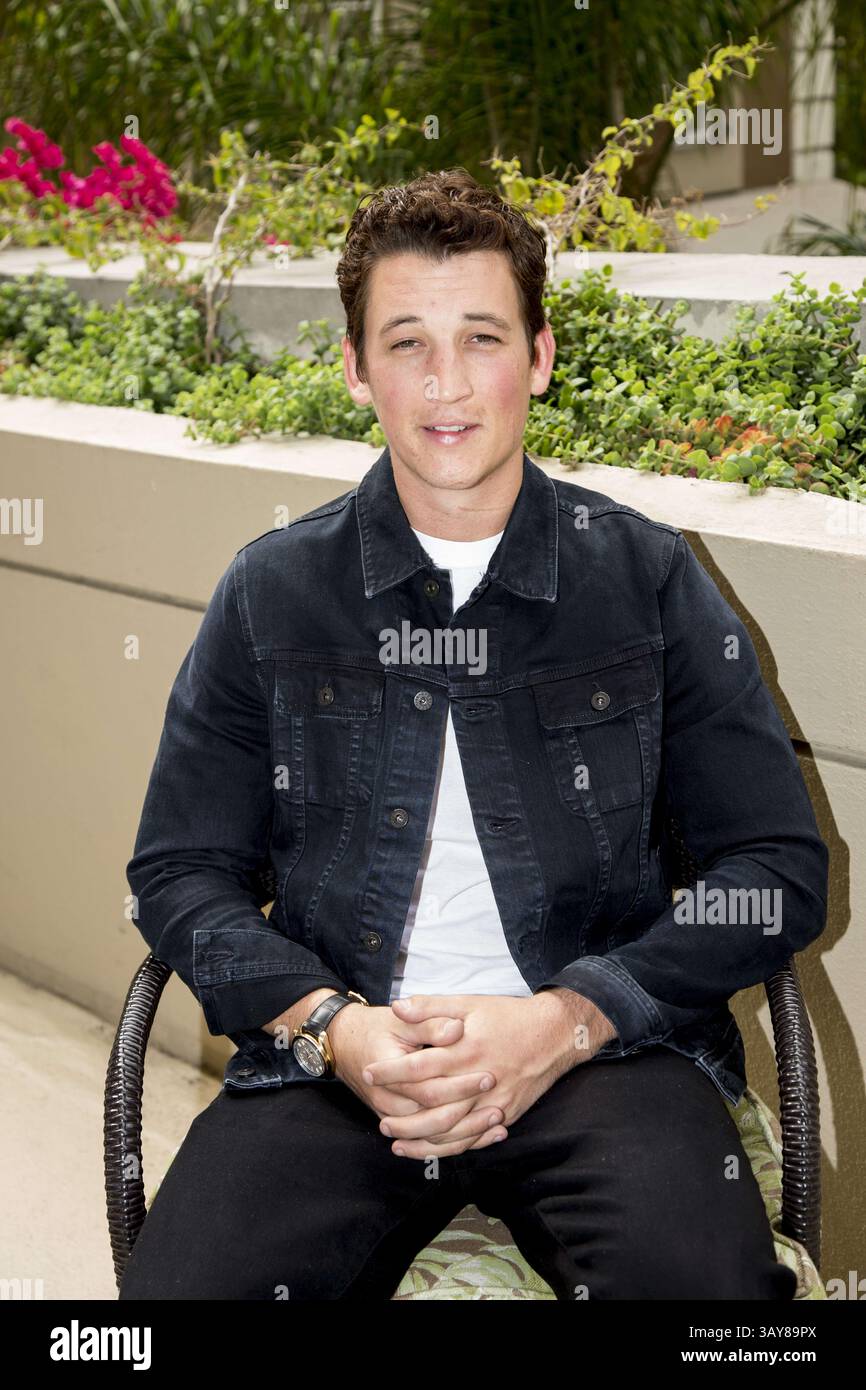 29. Oktober 2016 - Hollywood, Kalifornien, USA - MILES TELLER wirbt für den Film „Bleed for This“. Miles Alexander Teller (* 20. Februar 1987) ist ein US-amerikanischer Schauspieler. Geboren in Pennsylvania und Alumnus der Tisch School of Arts der NYU, trat er in mehreren Kurzfilmen und Fernsehfilmen auf, bevor er 2010 sein Spielfilmdebüt in Rabbit Hole gab. Er hatte Nebenrollen in Footloose (2011) und Project X (2012), bevor er für seine führende Rolle als Sutter Keely in The Spectacular Now (2013), für die er mit dem Sonderpreis der Jury des Sundance Film Festival ausgezeichnet wurde, kritisch gelobt wurde Stockfoto