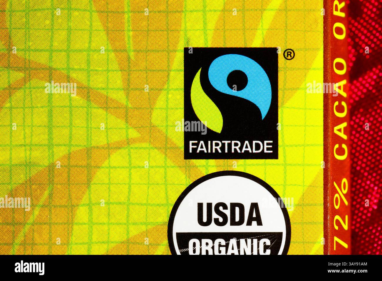 Ein Fairtrade International Logo auf einer Verpackung. Ein freiwilliges ethisches Zertifizierungsprogramm. Das Logo für umweltfreundliche Lebensmittel ermöglicht umweltbewusste Verbraucher ... Stockfoto