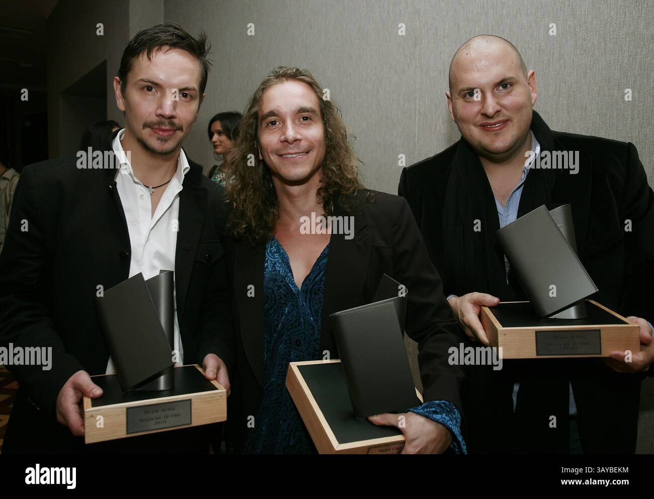 19. Mai 2010 - BogotÃ, Cundinamarca, Kolumbien - (19.05.2010) BogotÃ Mayo 18 de 2010. De le Club Metropolitan se realizo la entrega de los premios Bogocine de Oro 2010 a las mejores peliculas del Cine colombiano en le 2010, en la foto Quique Mendoza (La Sangre y la lluvia), Sergio Arias (Arriero) y Andres Parra (La Pasion de Gabriel). Foto NÃ ©stor GÃ³mez / El Tiempo (Foto: © El Tiempo/GDA/ZUMApress.com) Stockfoto