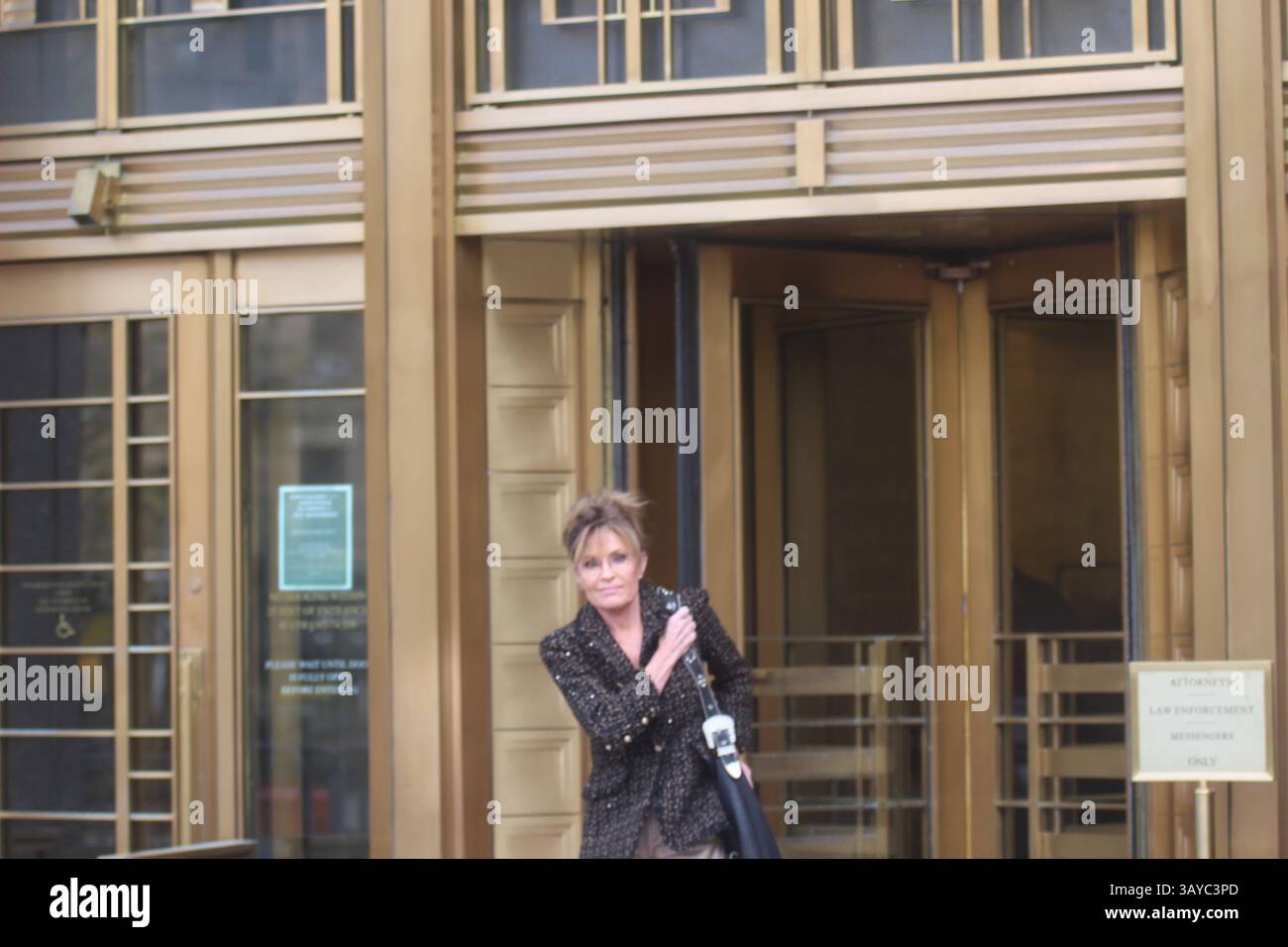 New York City, USA. April 2025. New York, USA. Sarah Palin verließ das SDNY-Gericht, nachdem NYT ihr gegenüber für Diffamierung nicht verantwortlich befunden hatte. Quelle: Matthew Russell Lee/Alamy Live News Stockfoto
