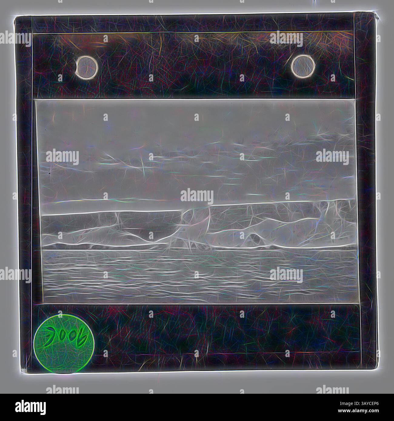 Eine ruhige Landschaft mit sanften Wellen, die unter einem bewölkten Himmel sanft gegen eine Küste schlagen, eingerahmt von einer Grenze im Retro-Stil, die mit einem grünen Aufkleber markiert ist., Lantern Slide - Ross Ice Barrier, Bay of Whales, Ross Sea, Ellsworth Relief Expedition, Antarktis, 1935-1936, Laternenrutsche der Ross-Eisbarriere, Antarktis. Eines von 328 Bildern in verschiedenen Formaten, darunter Kunstwerke, Fotografien, Glasnegative und Laternendias. Klassische Kunst mit modernem Touch, neu interpretiert von Artotop Stockfoto