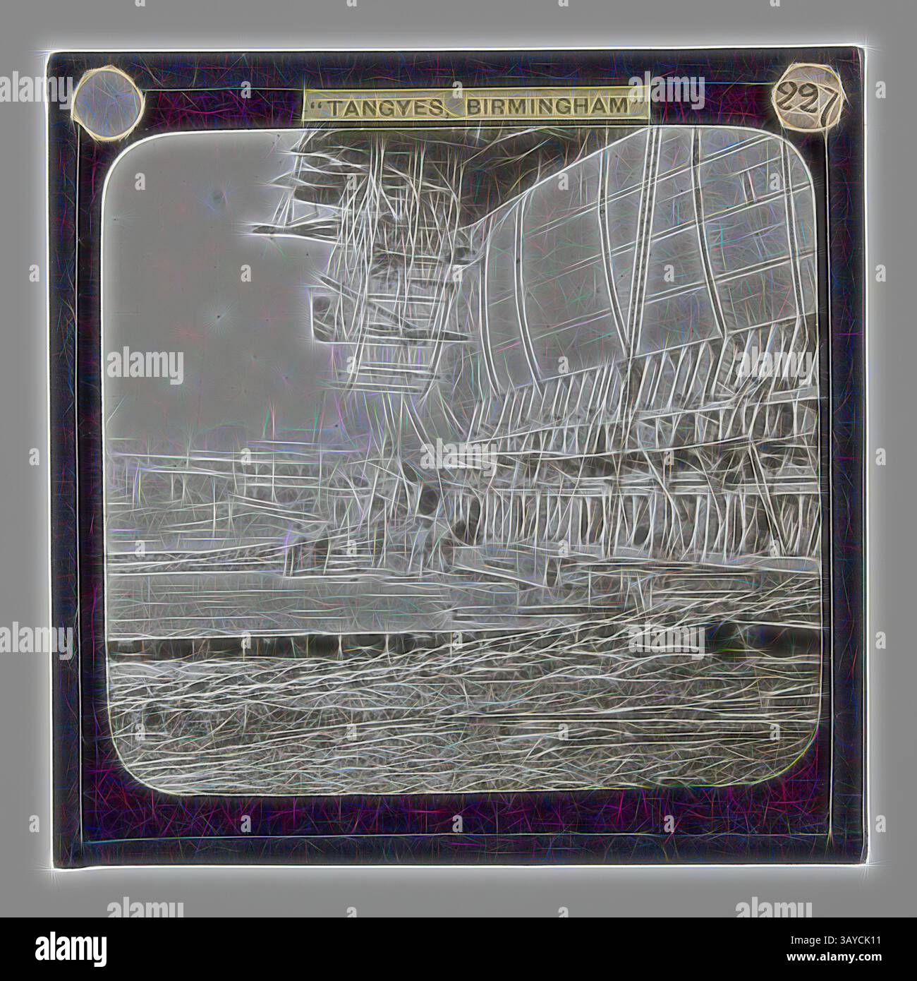 Eine detaillierte Ansicht der Industriearchitektur, die das komplizierte Design von Strukturen in Tangyes in Birmingham zeigt und eine Mischung aus Moderne und Ingenieurskunst hervorhebt., Lantern Slide - Tangyes Ltd, Einführung von SS Great Eastern, um 1910, eine von 239 Glaslaternen-Folien, die Produkte von Tangyes Limited Ingenieuren aus Birmingham, England, darstellen. Die Bilder umfassen verschiedene Produkte wie Motoren, Kreiselpumpen, Hydraulikpumpen, Gasproduzenten, Materialprüfmaschinen, Pressen, Werkzeugmaschinen, Hydraulikheber usw. Tangyes war ein Unternehmen, das von 1857 bis 1957 operierte. Sie Stockfoto