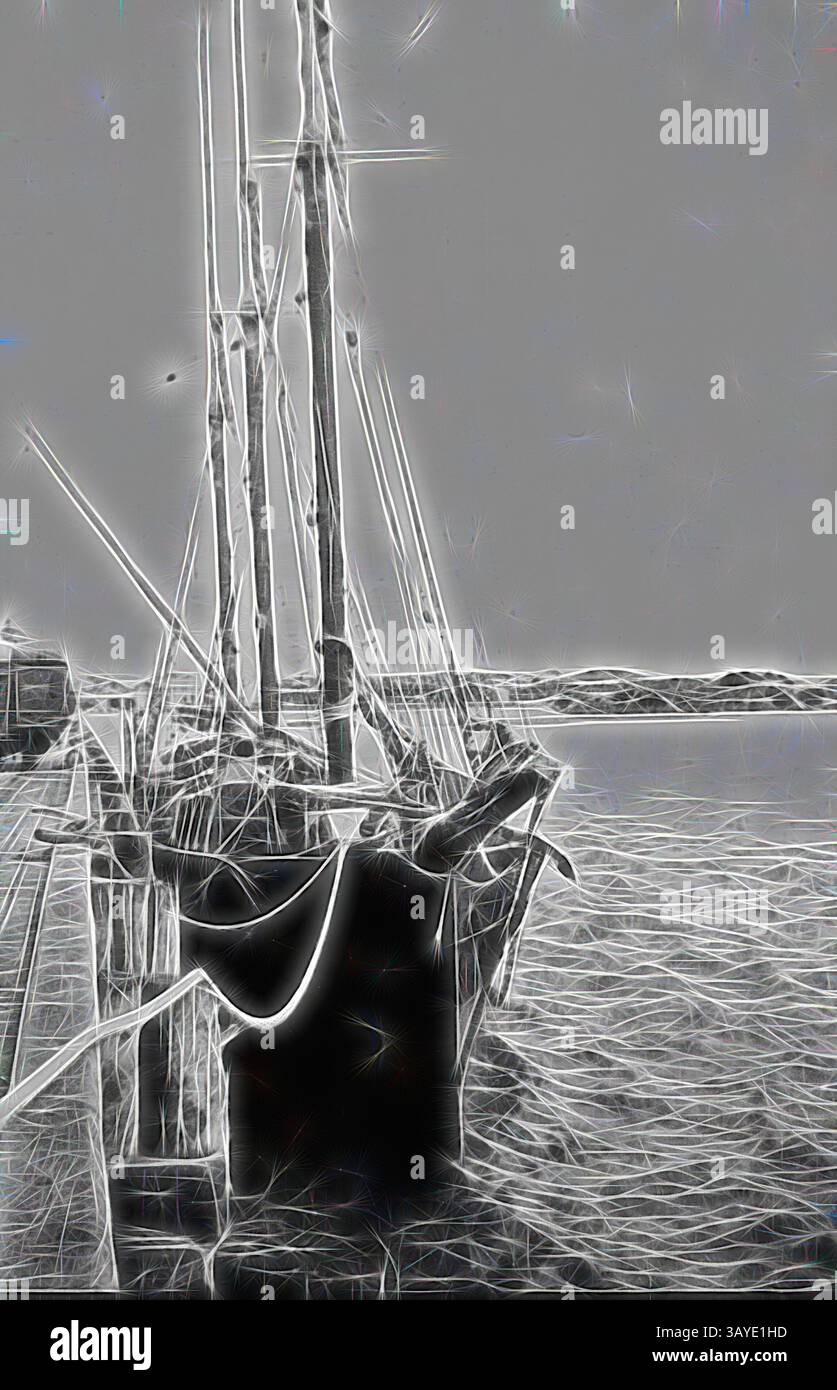 Stolz steht der Bug eines verwitterten Schiffes am Dock. Seine komplizierte Takelage erstreckt sich in Richtung Himmel, während sanfte Wellen am Rumpf liegen, umgeben von einer ruhigen Meereslandschaft., negativ - Port Augusta, South Australia, 1928, Ein dreimastiges Schiff, das an einem Pier befestigt ist. Klassische Kunst mit einem modernen Twist, neu interpretiert von Artotop Stockfoto