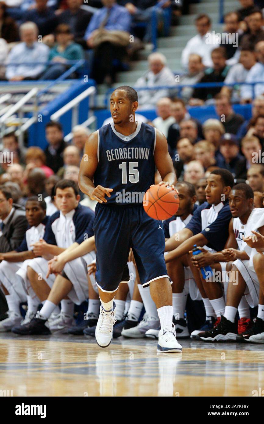30. Dezember 2008: Georgetown Garde Austin Freeman (15) im Spiel zwischen den Georgetown Hoyas und der University of Connecticut Huskies im XL Center, Hartford, CT gewann Georgetown das Spiel 74-63 Stockfoto