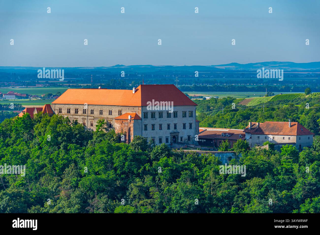 Schloss Dolni Kounice in Tschechien. BILD Stockfoto