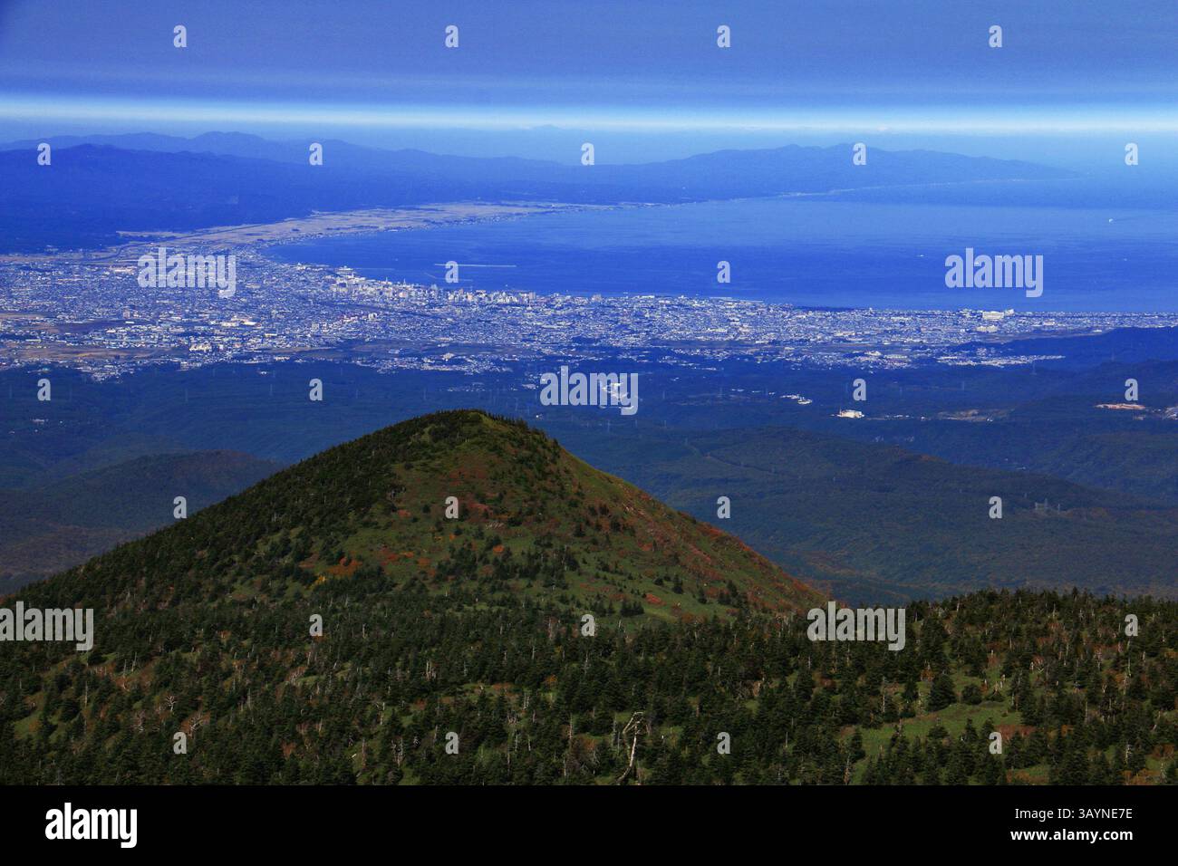 Atemberaubend schöner, atemberaubend schöner Herbst am Berg Hakkoda. Präfektur Aomori. Japan Stockfoto