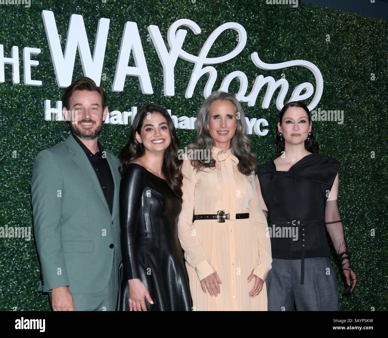 Los Angeles, USA. April 2025. Von links nach rechts sehen Sie Evan Williams, Sadie Laflamme-Snow, Andie MacDowell, Chyler Leigh beim „The Way Home“-Screening und Emmys FYC Event. Quelle: Kathy Hutchins / Alamy Live News Stockfoto